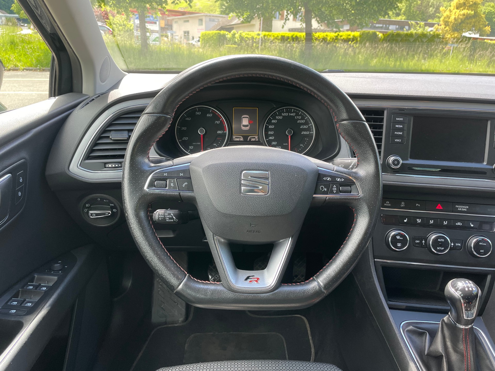 SEAT Leon 1.4 TSI FR-image-9