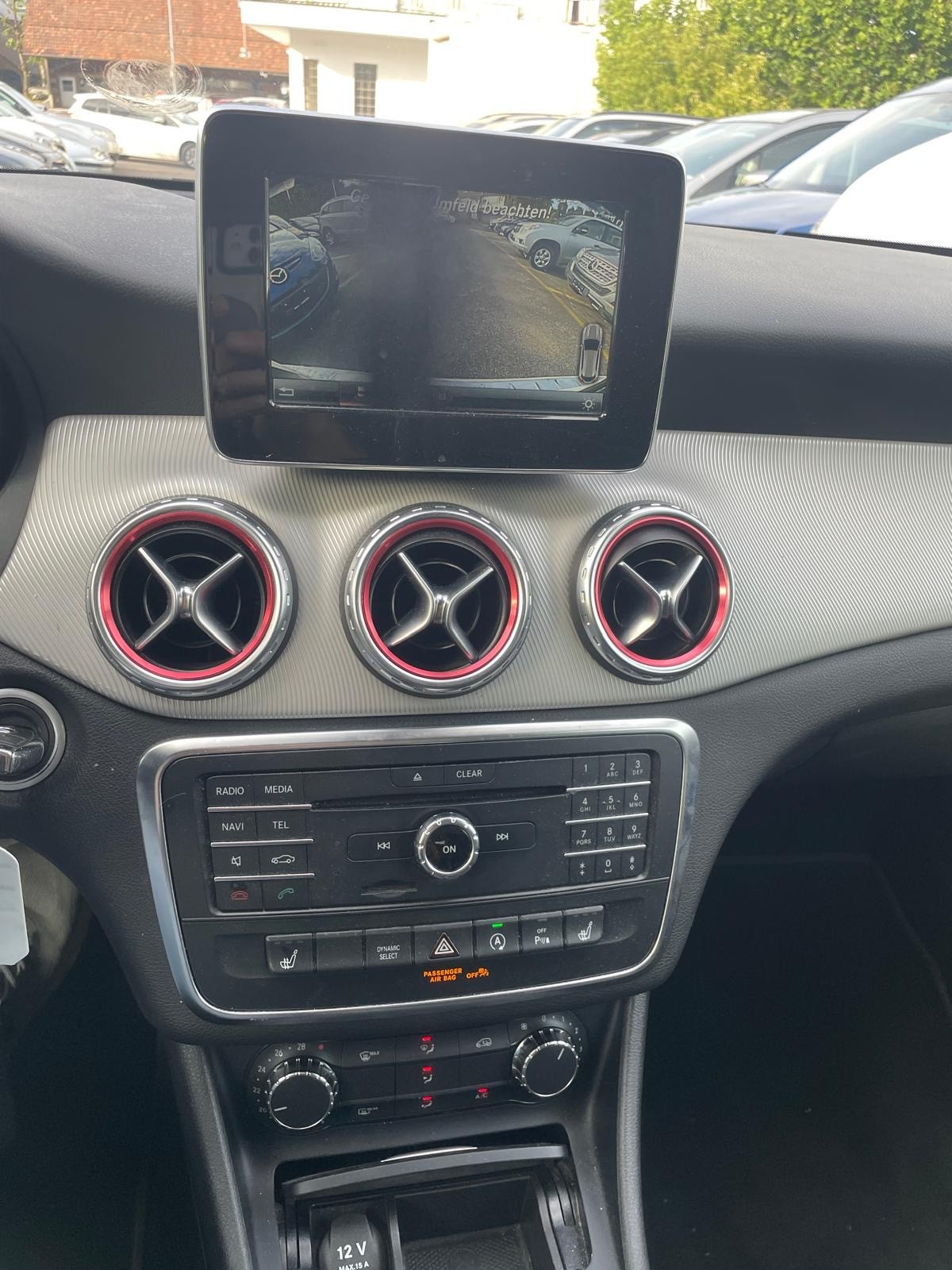 MERCEDES-BENZ GLA 200 Urban 7G-DCT-image-13
