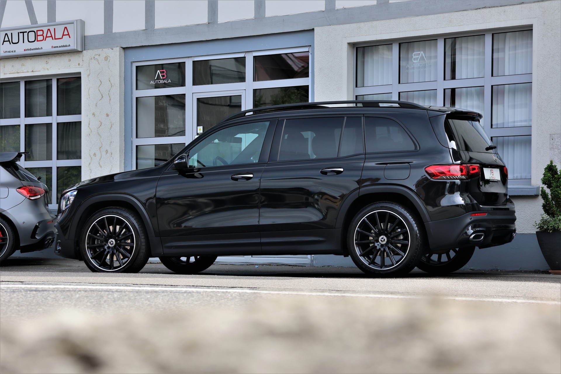 MERCEDES-BENZ GLB 220 d 4Matic AMG Line 8G-Tronic (CH) MSI+ 2.0T AHK-showroom-element-3