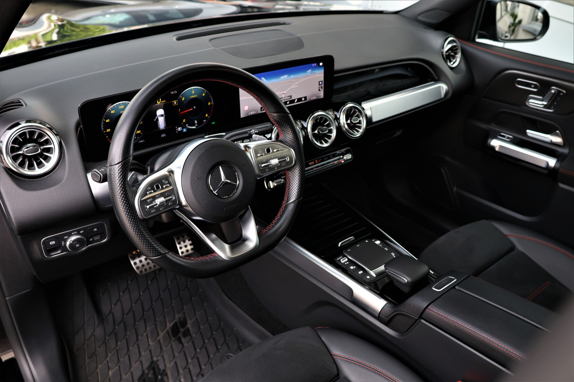 MERCEDES-BENZ GLB 220 d 4Matic AMG Line 8G-Tronic (CH) MSI+ 2.0T AHK-image-8