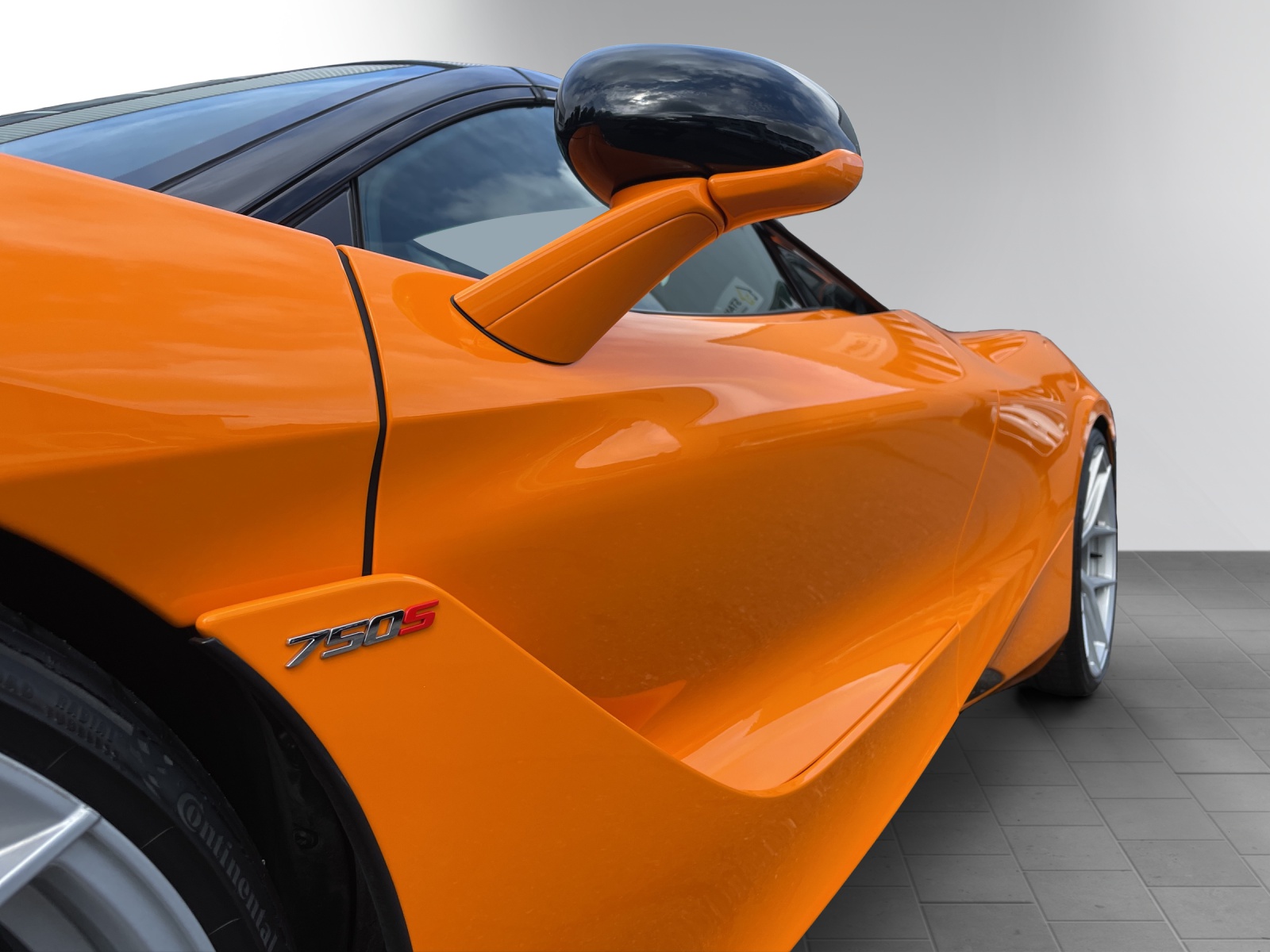 McLAREN 750S Spider-image-21