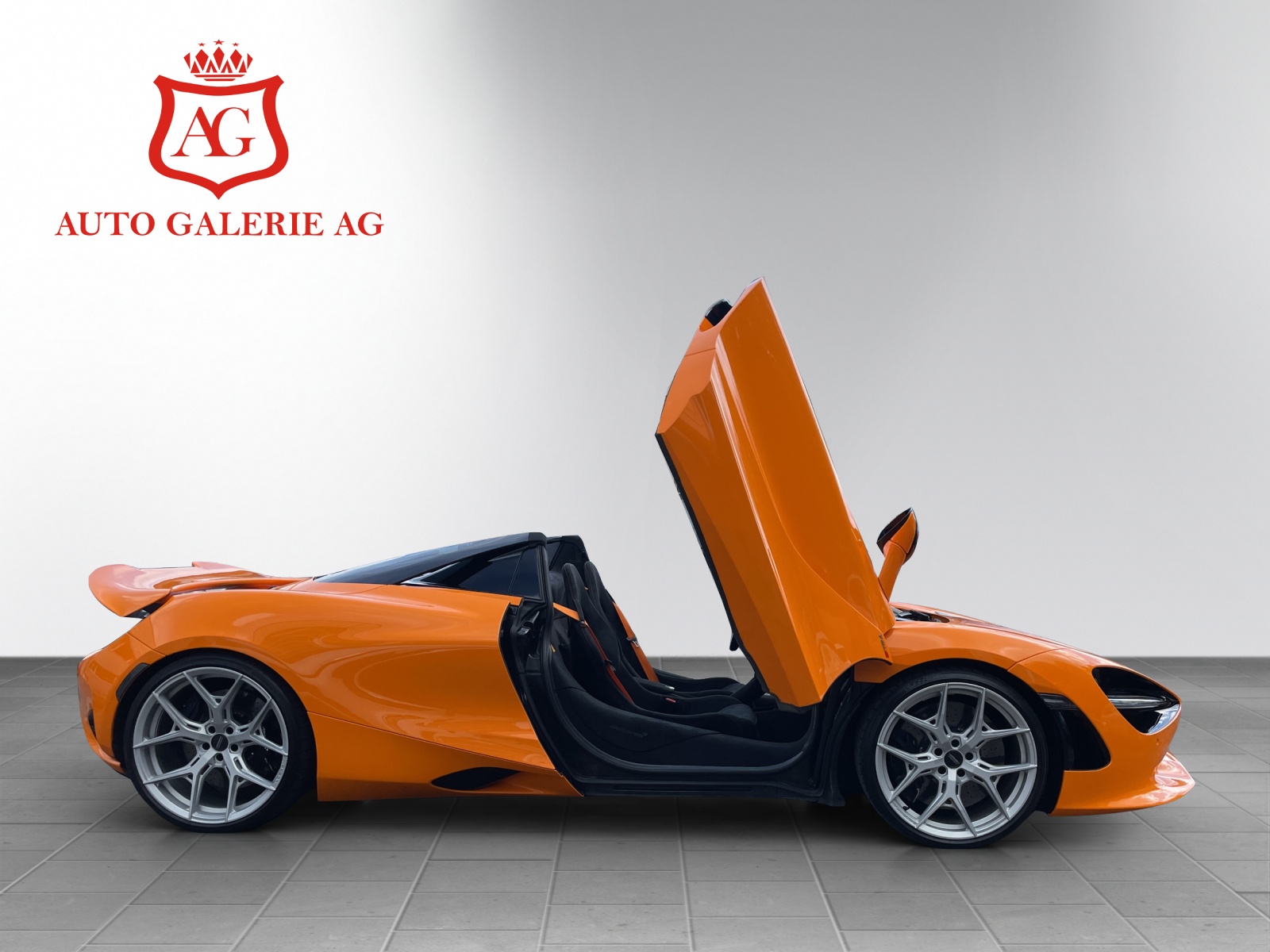McLAREN 750S Spider-image-4