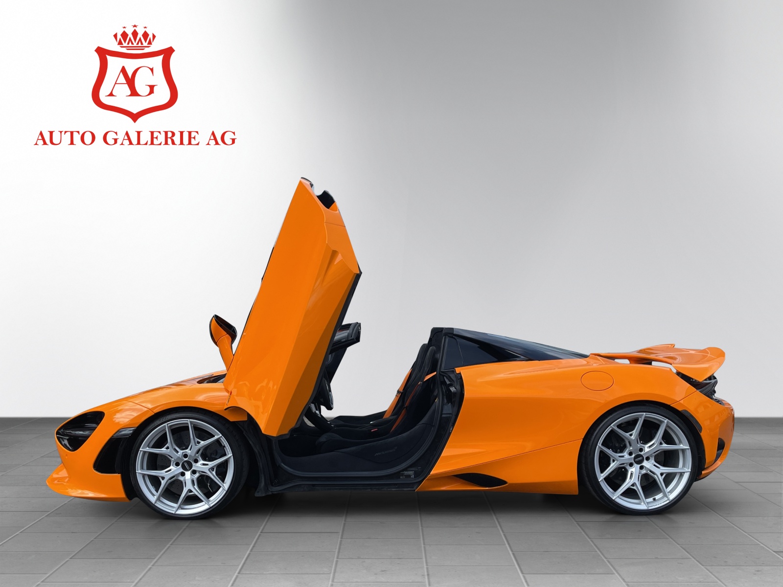 McLAREN 750S Spider-showroom-element-3