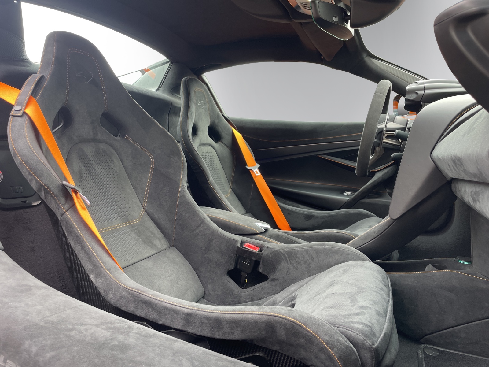McLAREN 750S Spider-image-24