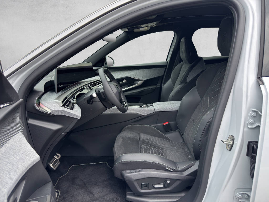 PEUGEOT 3008 e-Launch Edition AWD-image-7
