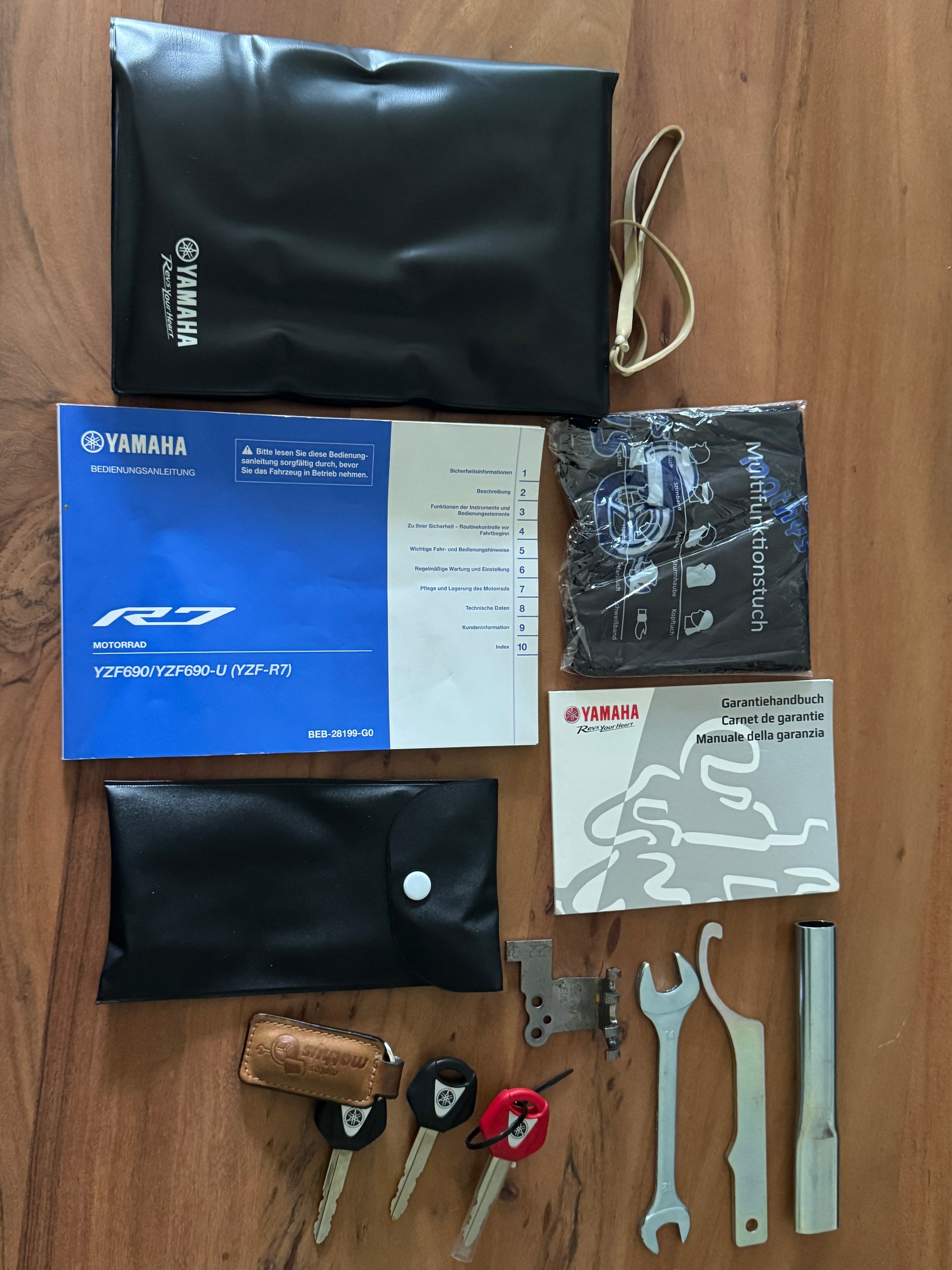 YAMAHA YZF-R7-image-4