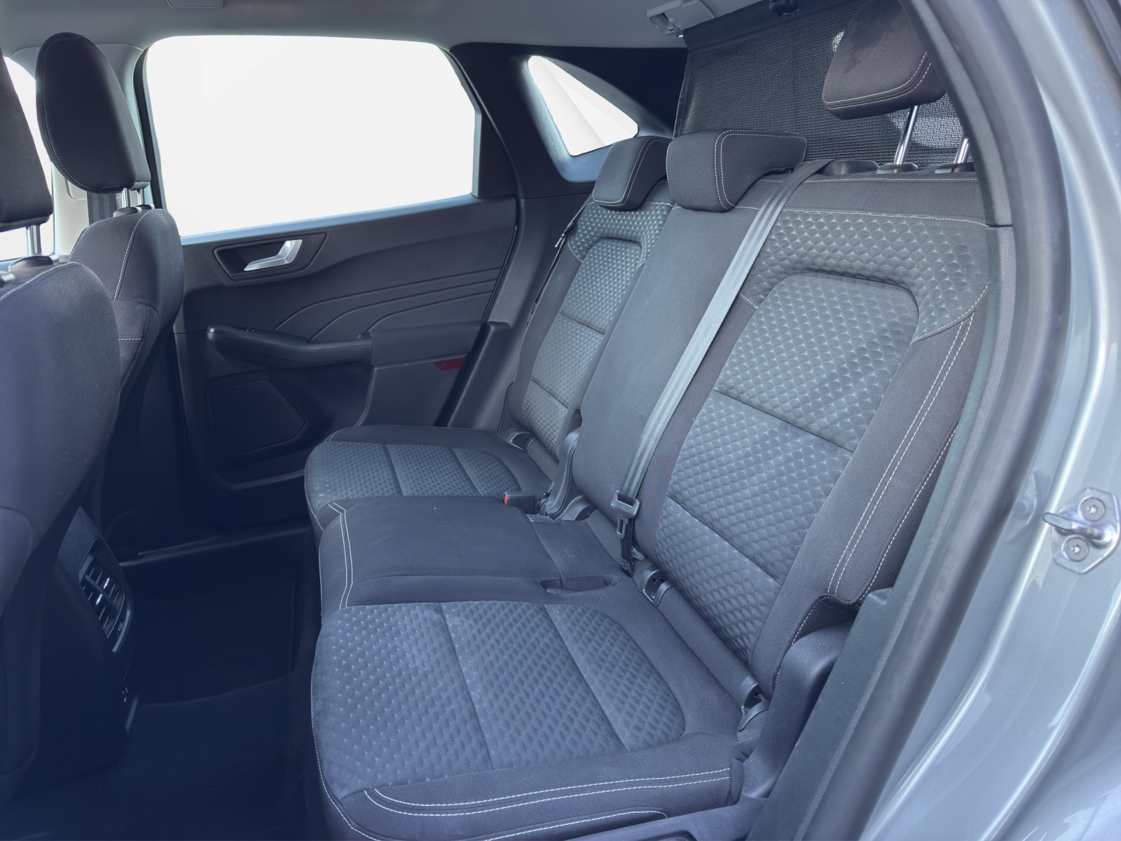 FORD Kuga 2.0 TDCi EcoBlue Cool & Connect 4WD-image-11