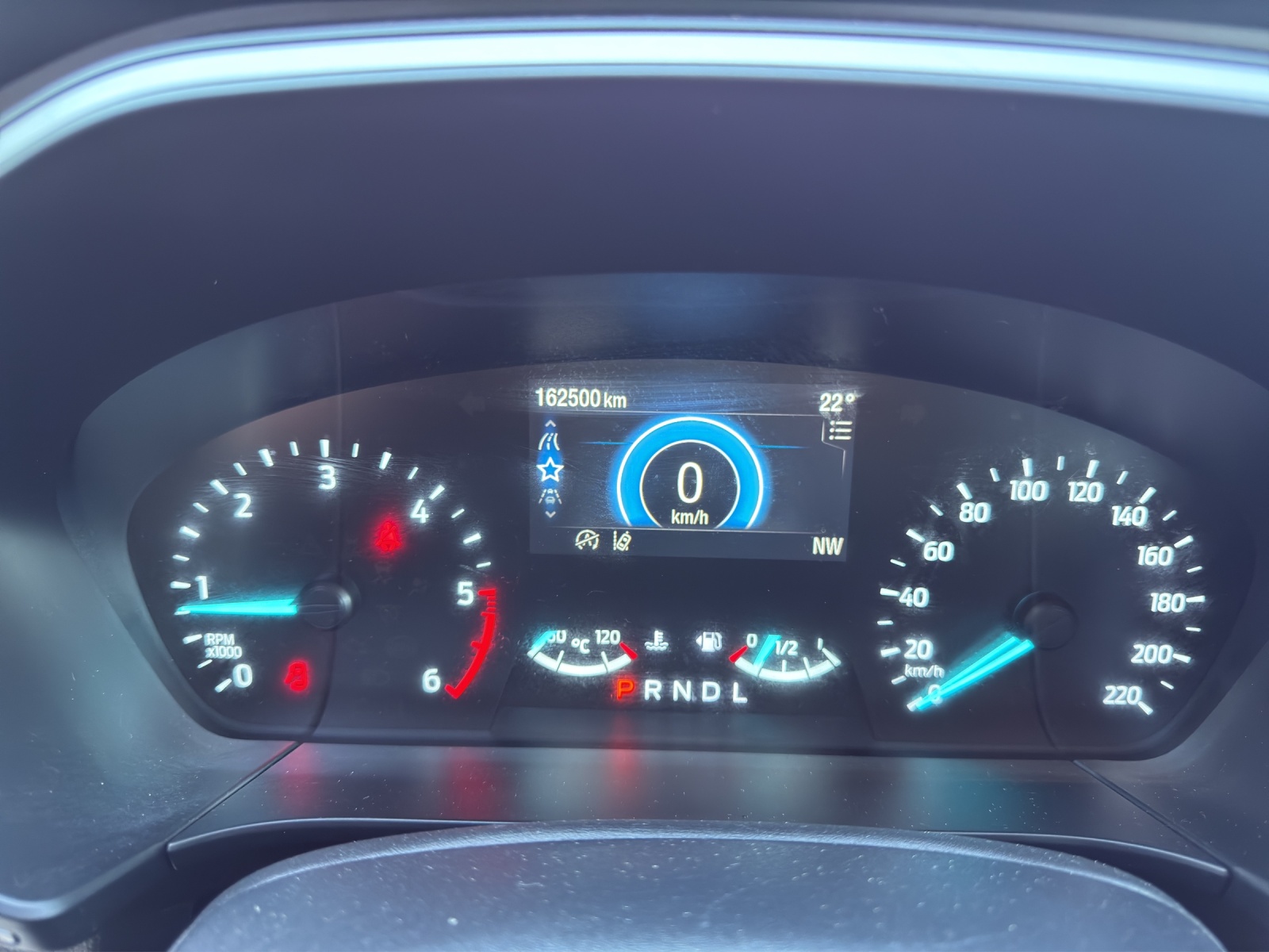 FORD Kuga 2.0 TDCi EcoBlue Cool & Connect 4WD-image-10