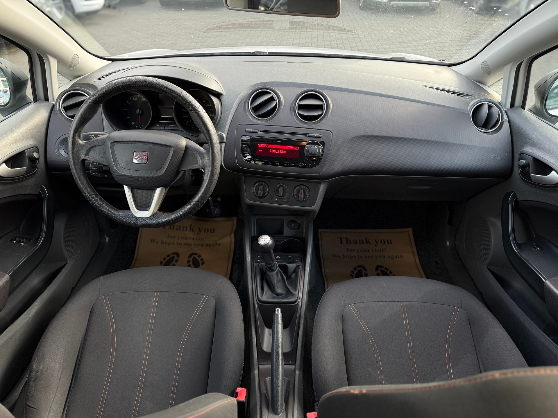 SEAT Ibiza 1.4 Style-image-9