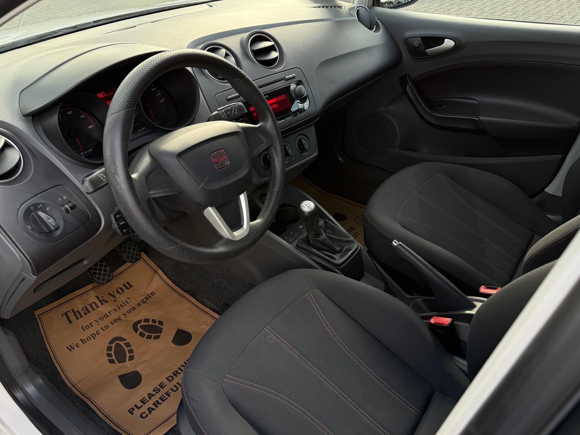 SEAT Ibiza 1.4 Style-image-10