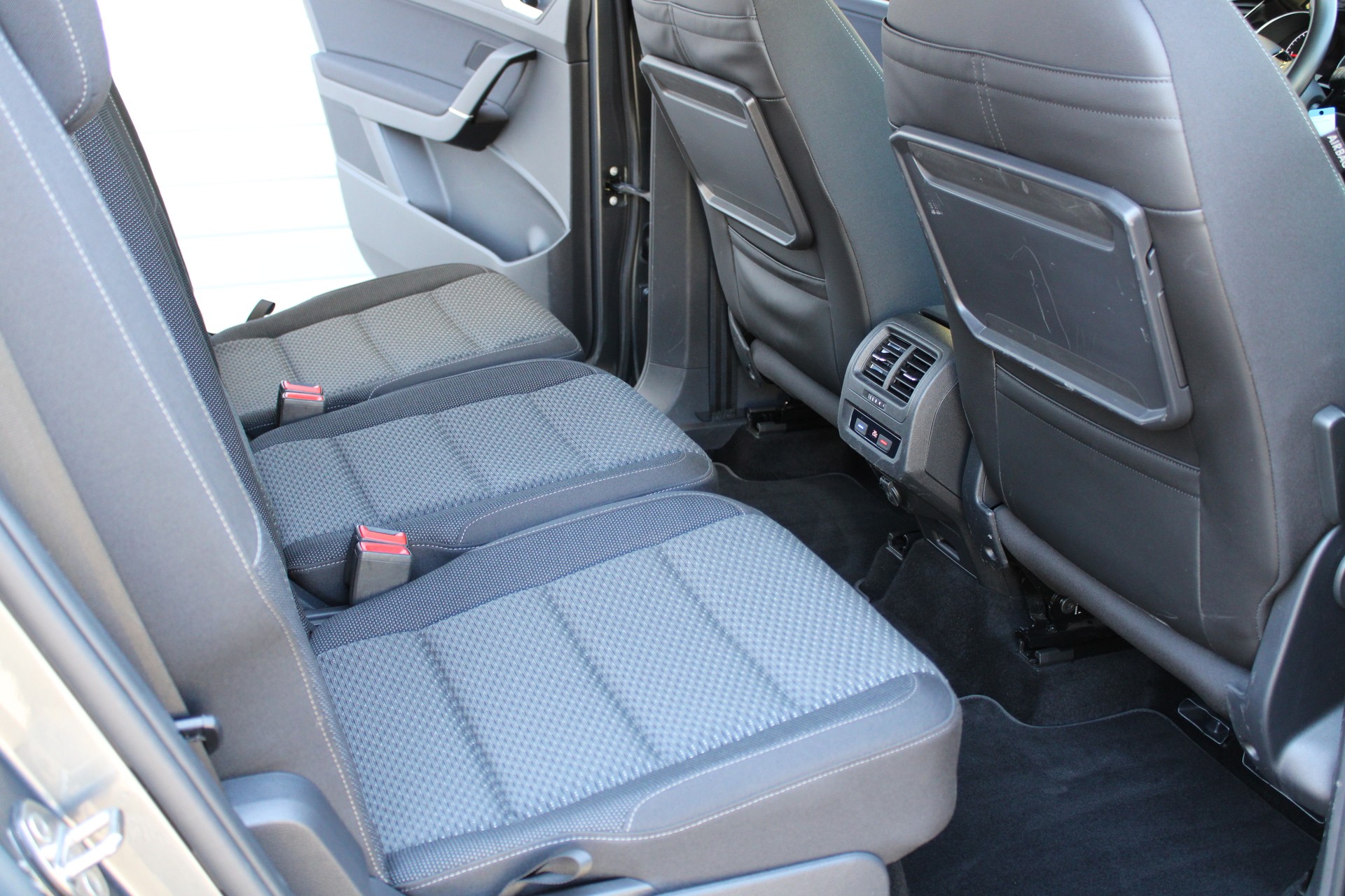 VW Touran 2.0 TDI BlueMotion Technology Comfortline DSG-image-16