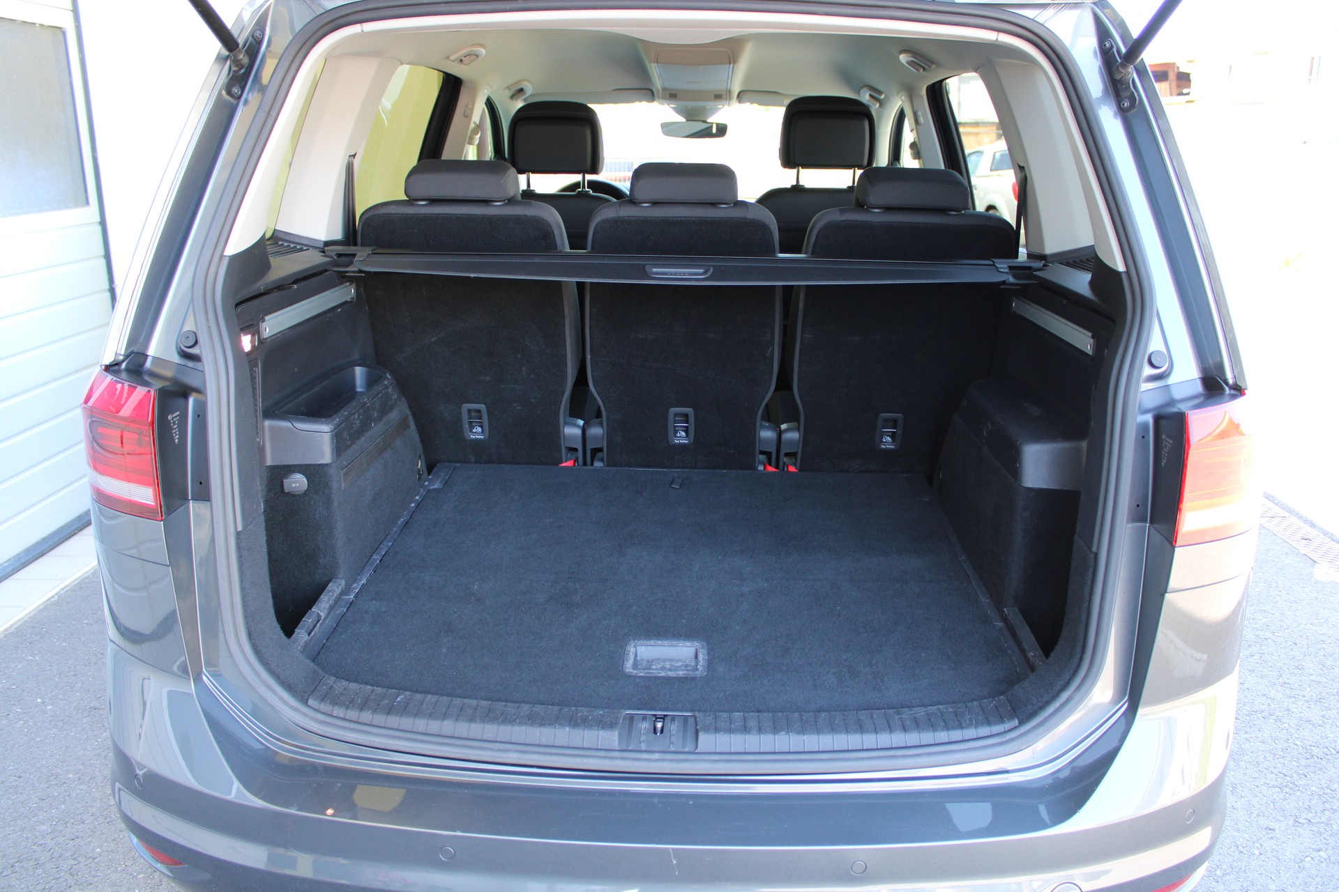 VW Touran 2.0 TDI BlueMotion Technology Comfortline DSG-image-18