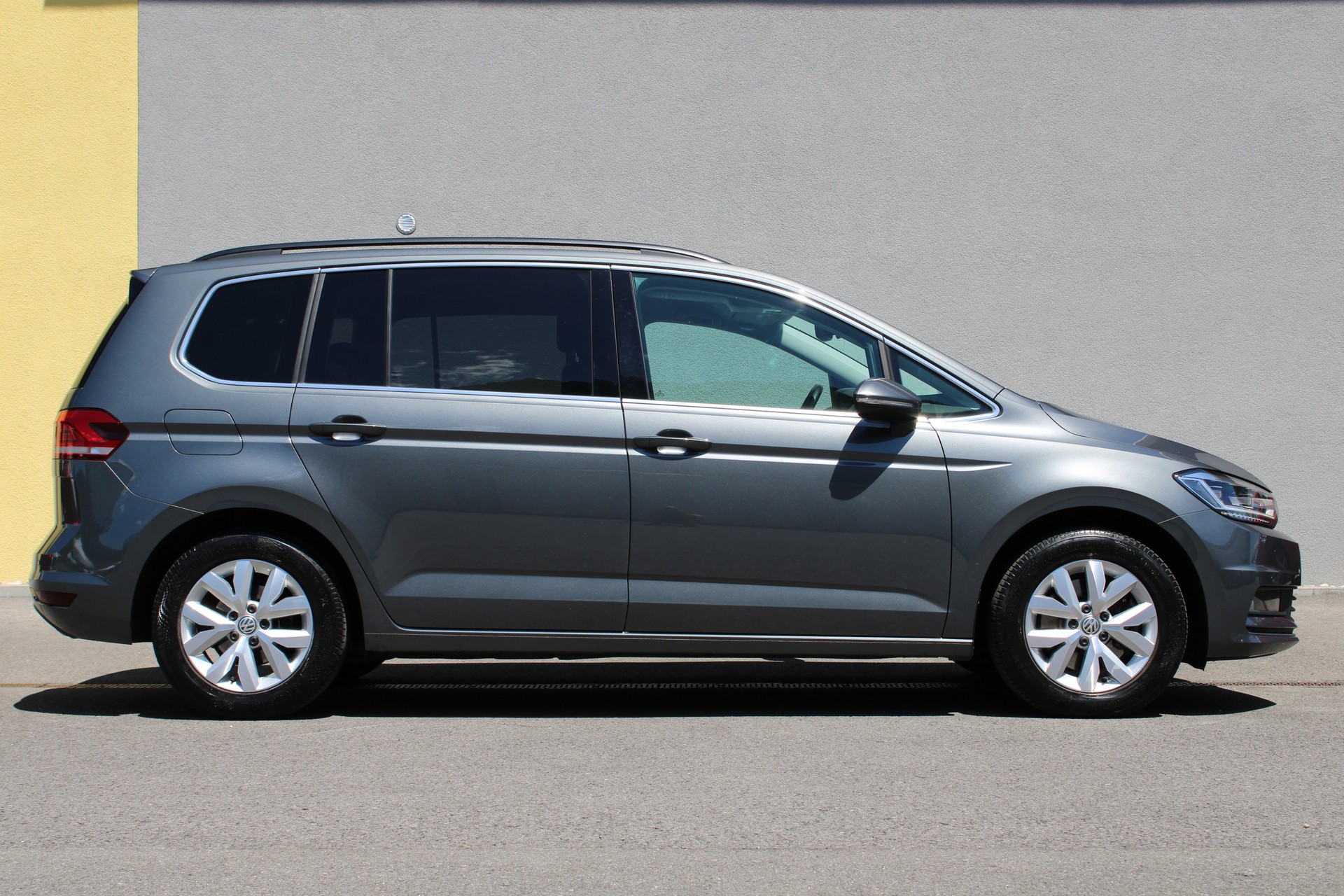 VW Touran 2.0 TDI BlueMotion Technology Comfortline DSG-showroom-element-3