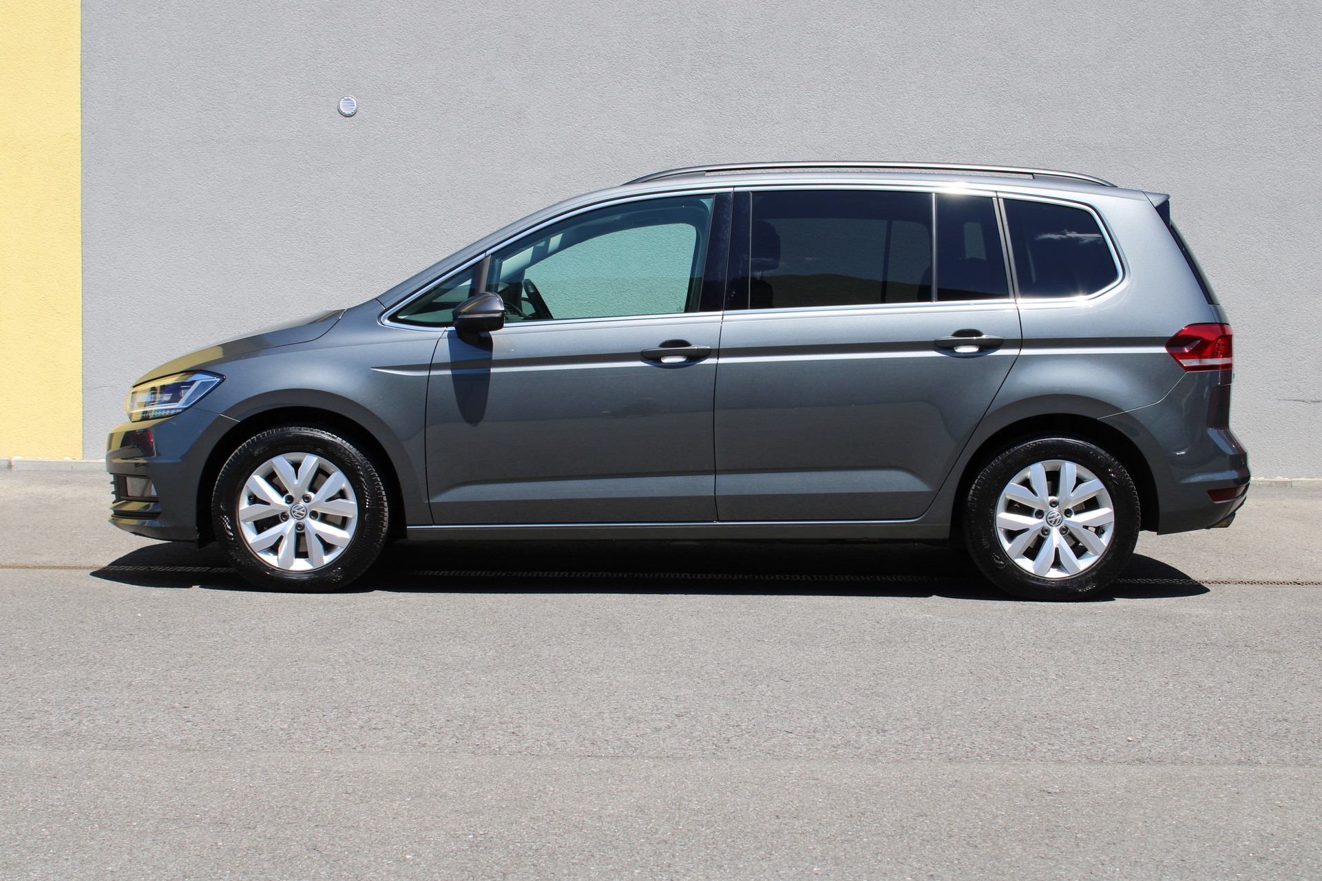 VW Touran 2.0 TDI BlueMotion Technology Comfortline DSG-image-4