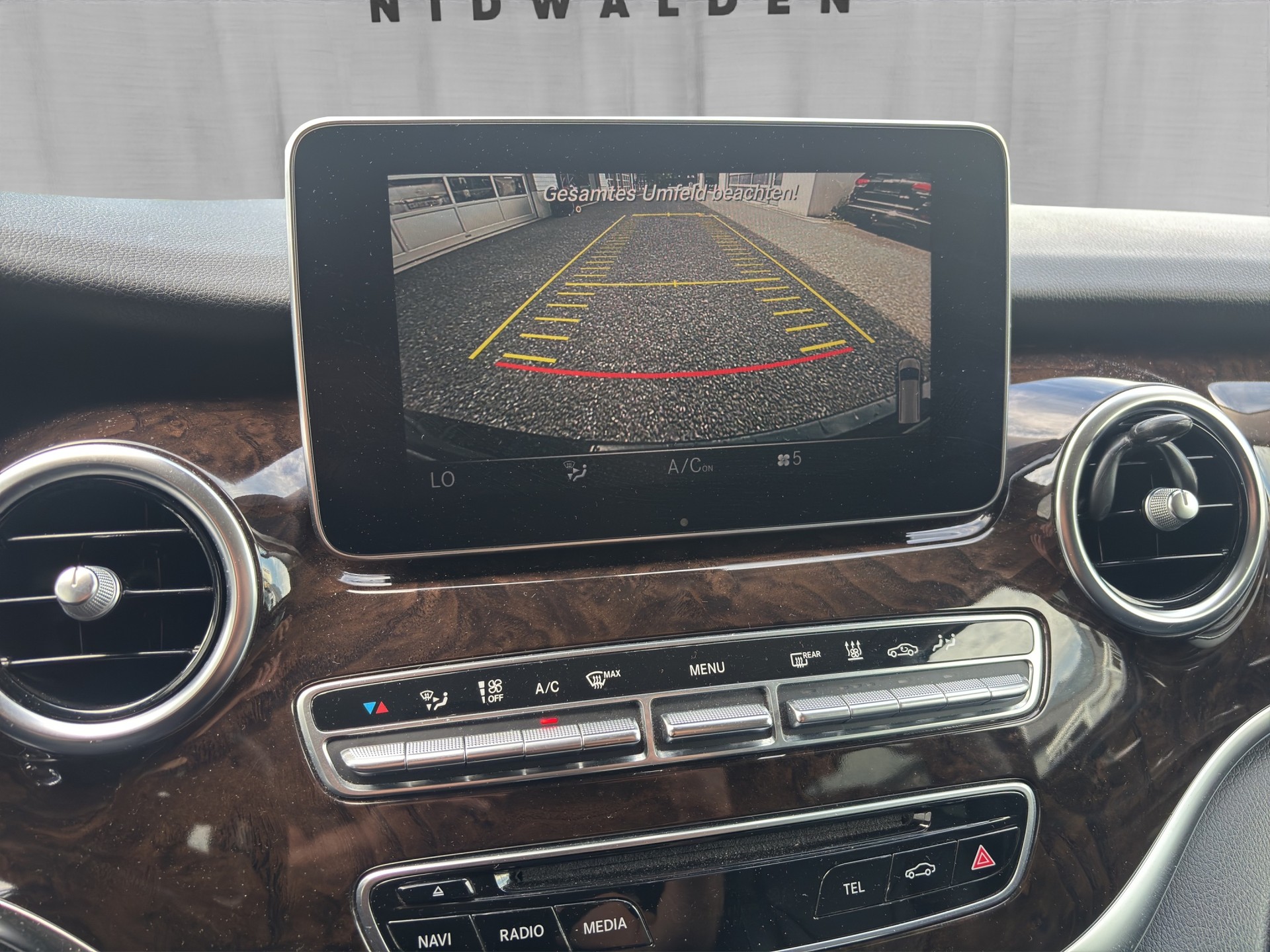 MERCEDES-BENZ V 250 d Avantgarde extralang 4M 7G-Tronic-image-15