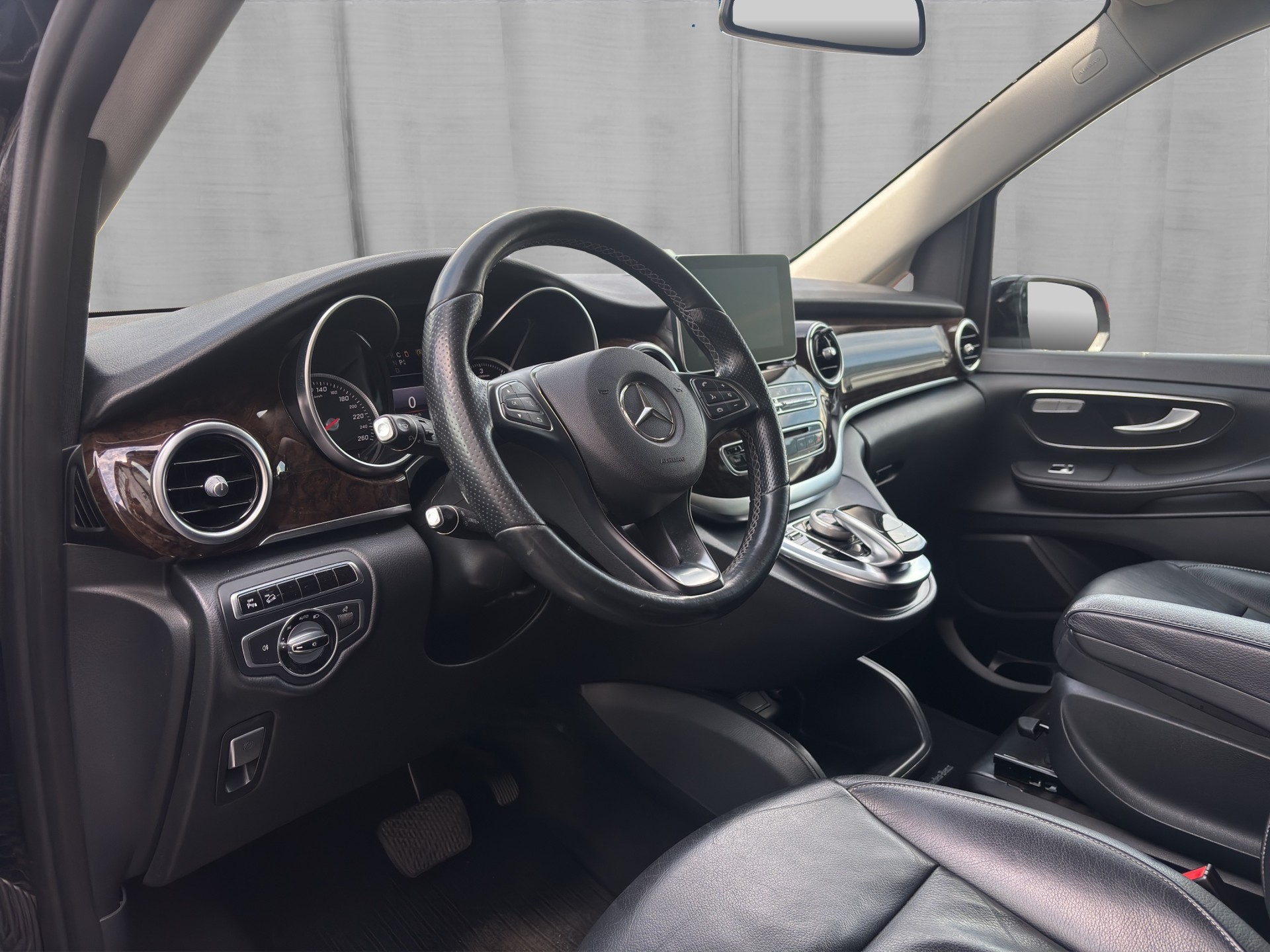 MERCEDES-BENZ V 250 d Avantgarde extralang 4M 7G-Tronic-image-8