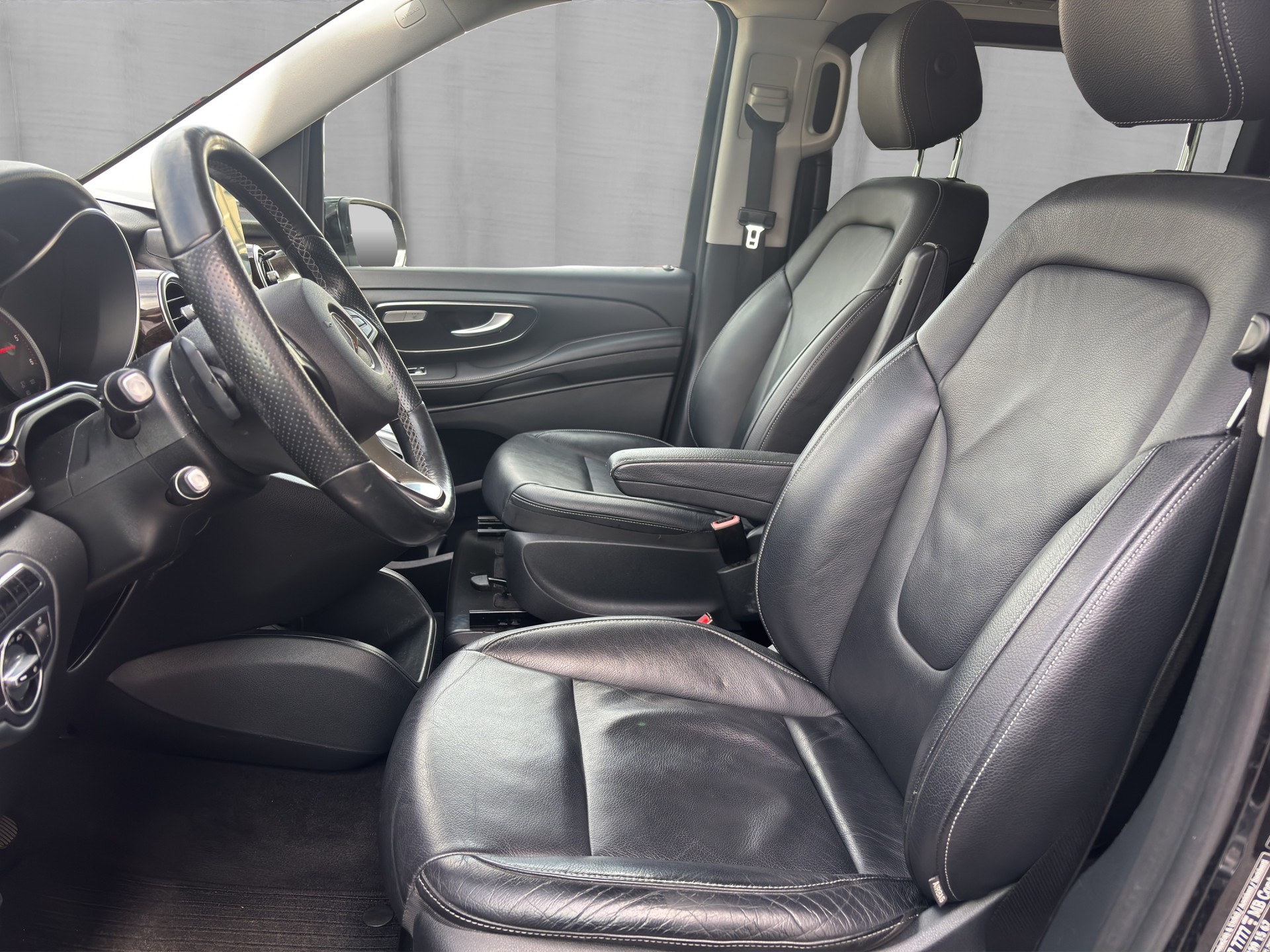 MERCEDES-BENZ V 250 d Avantgarde extralang 4M 7G-Tronic-image-9