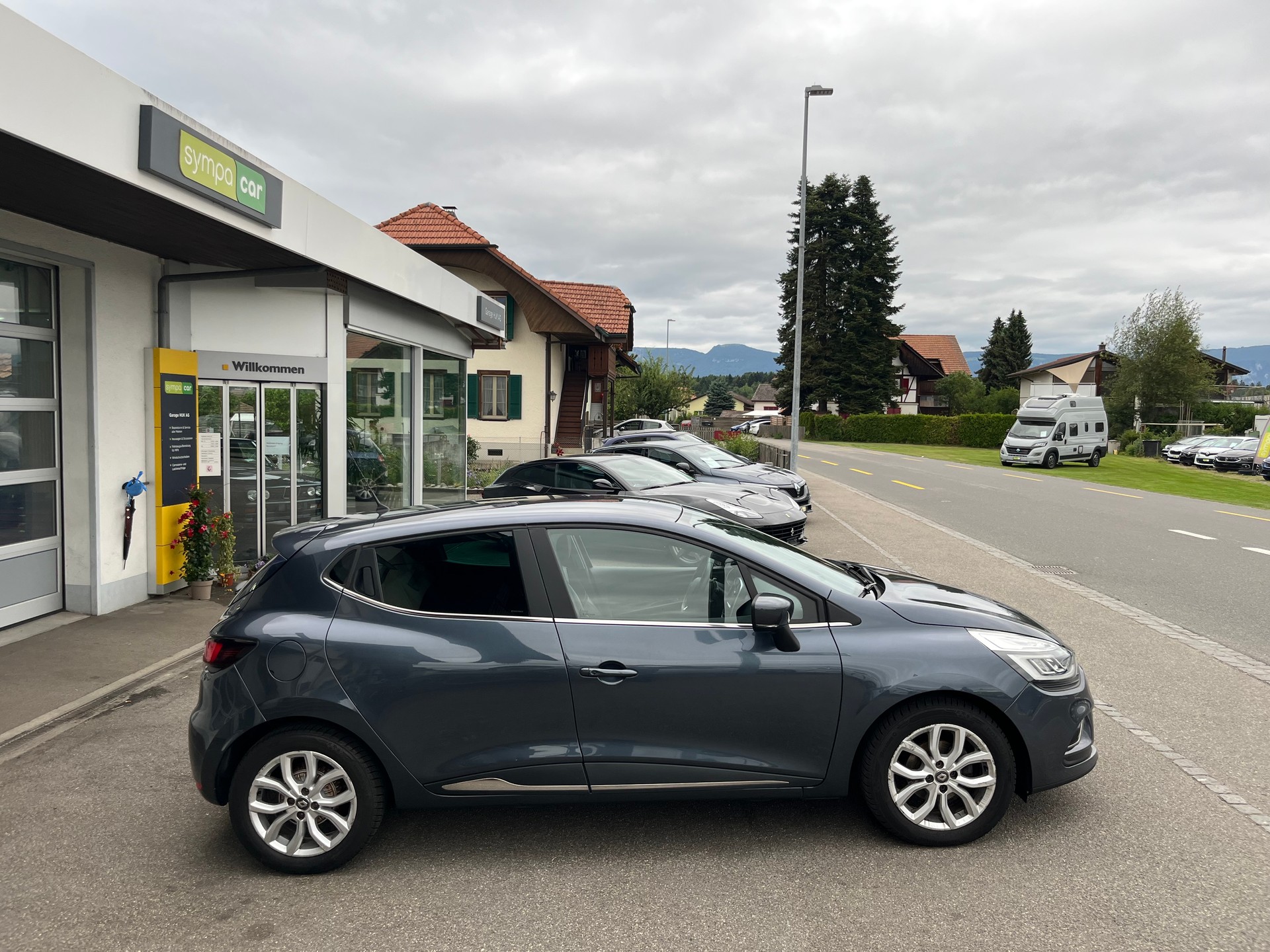 RENAULT Clio 1.5 dCi Intens EDC+++AB MFK+++NEUER ZAHNRIEMEN UND WASSERPUMPE+++-showroom-element-3