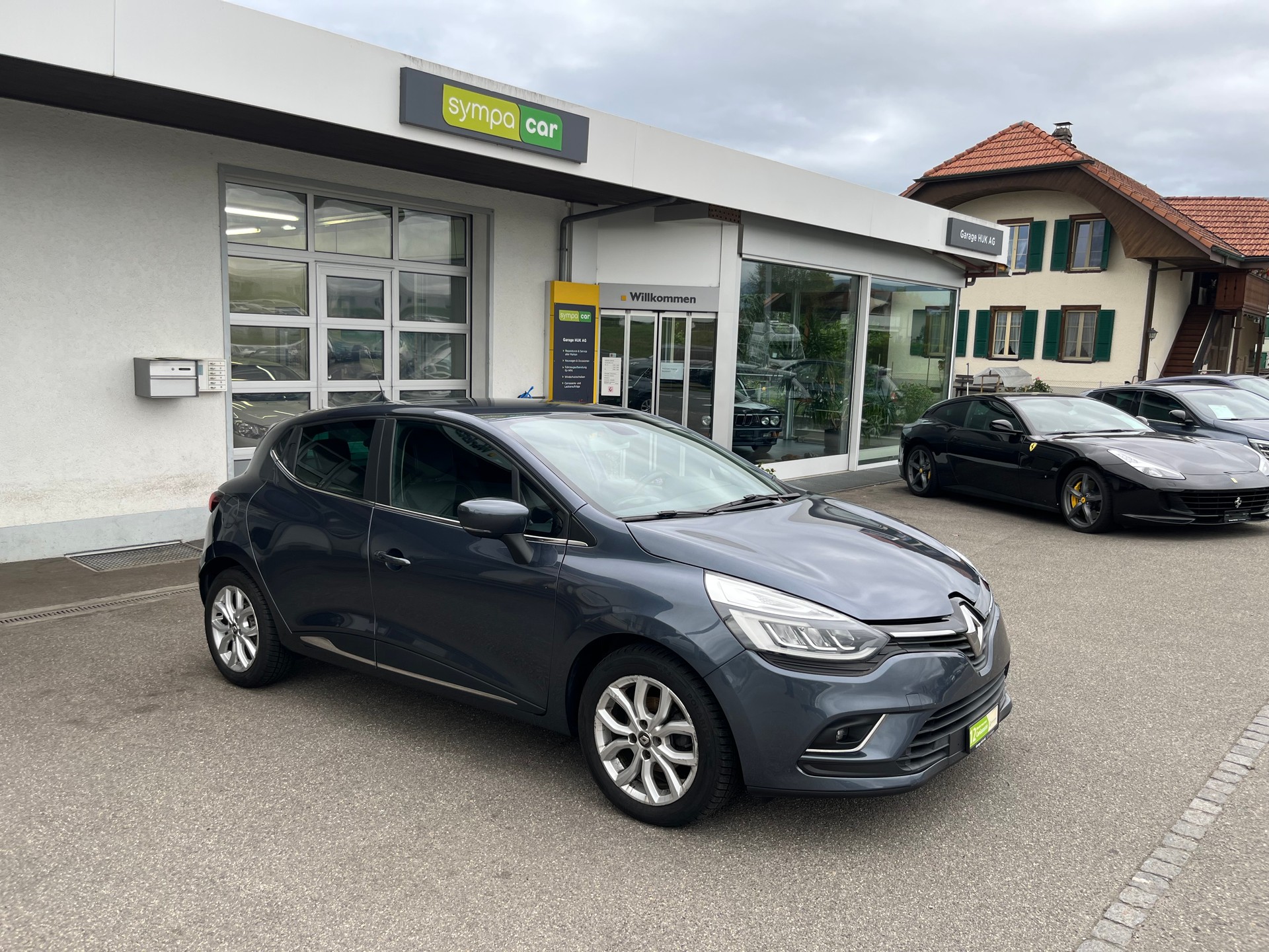 RENAULT Clio 1.5 dCi Intens EDC+++AB MFK+++NEUER ZAHNRIEMEN UND WASSERPUMPE+++