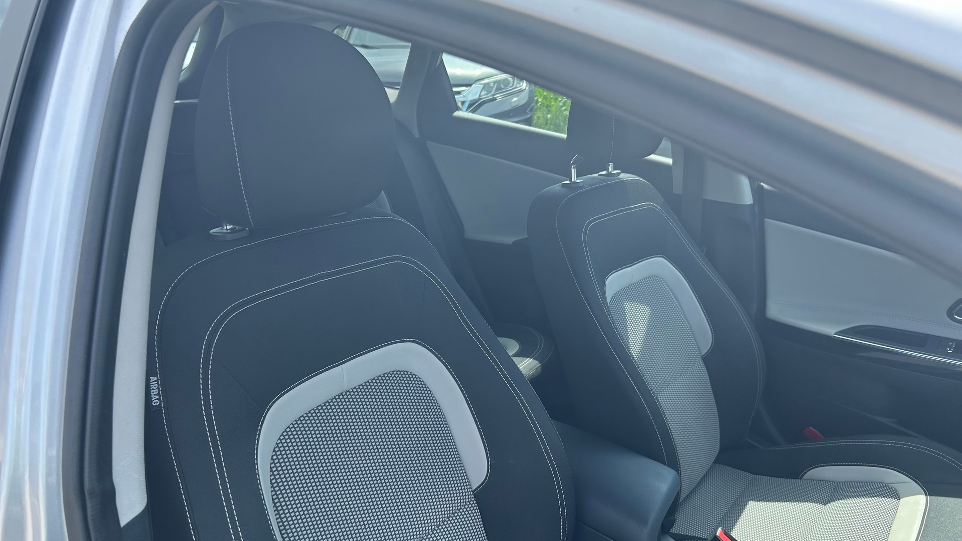 KIA Cee'd Sportswagon 1.6 CRDi Swiss Champion DCT-image-10