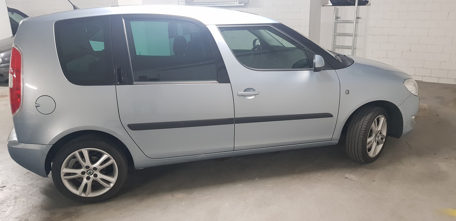 SKODA Roomster 1.2 TSI Family DSG-image-2
