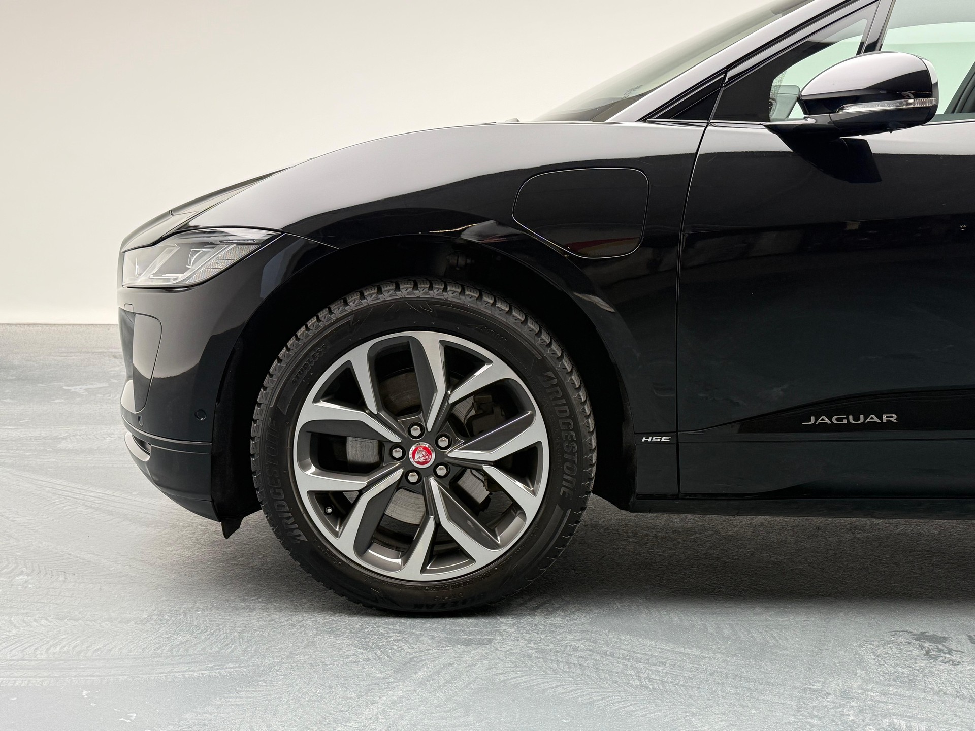 JAGUAR I-Pace EV400 HSE AWD-showroom-element-3