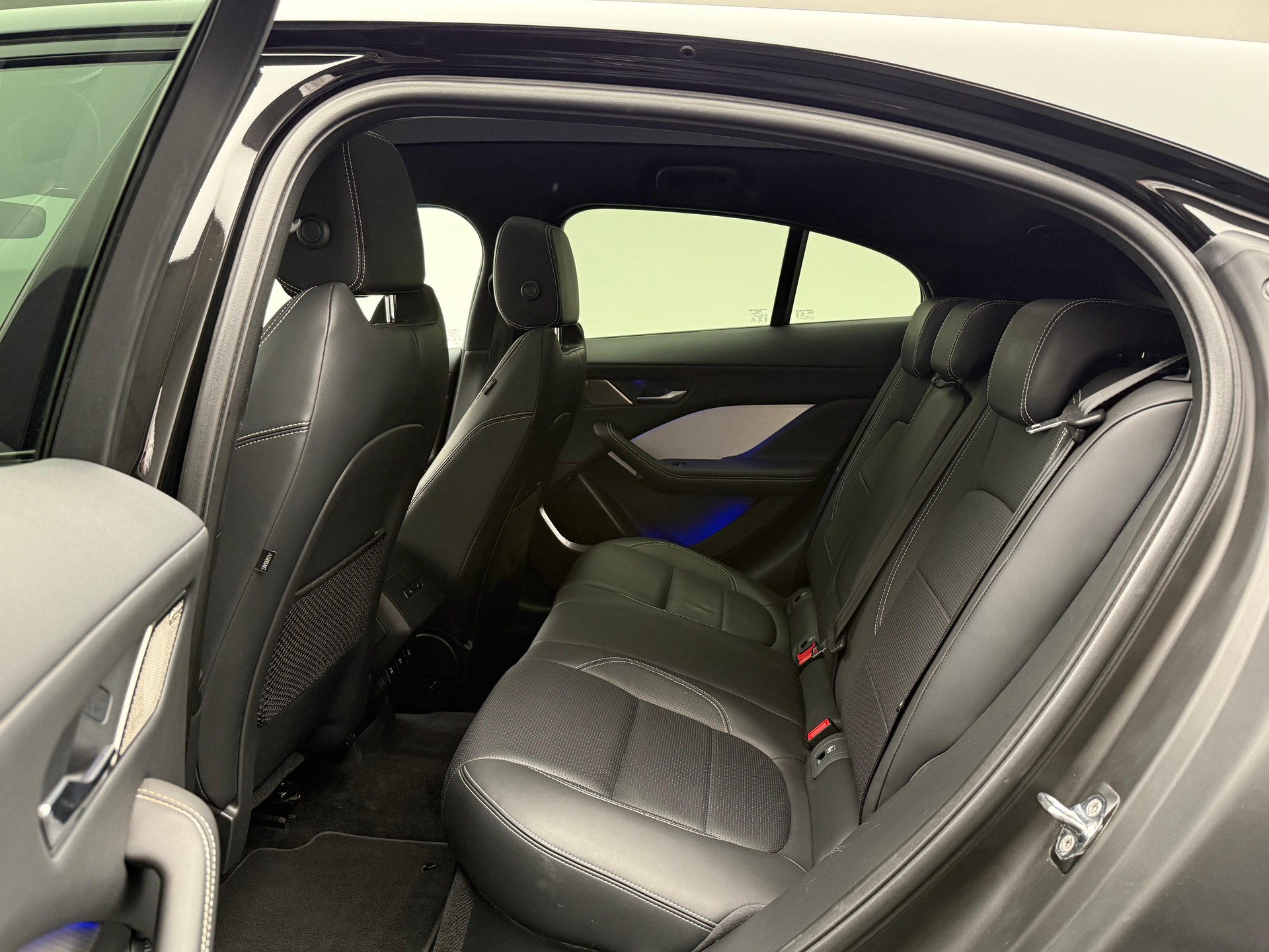 JAGUAR I-Pace EV400 HSE AWD-image-7