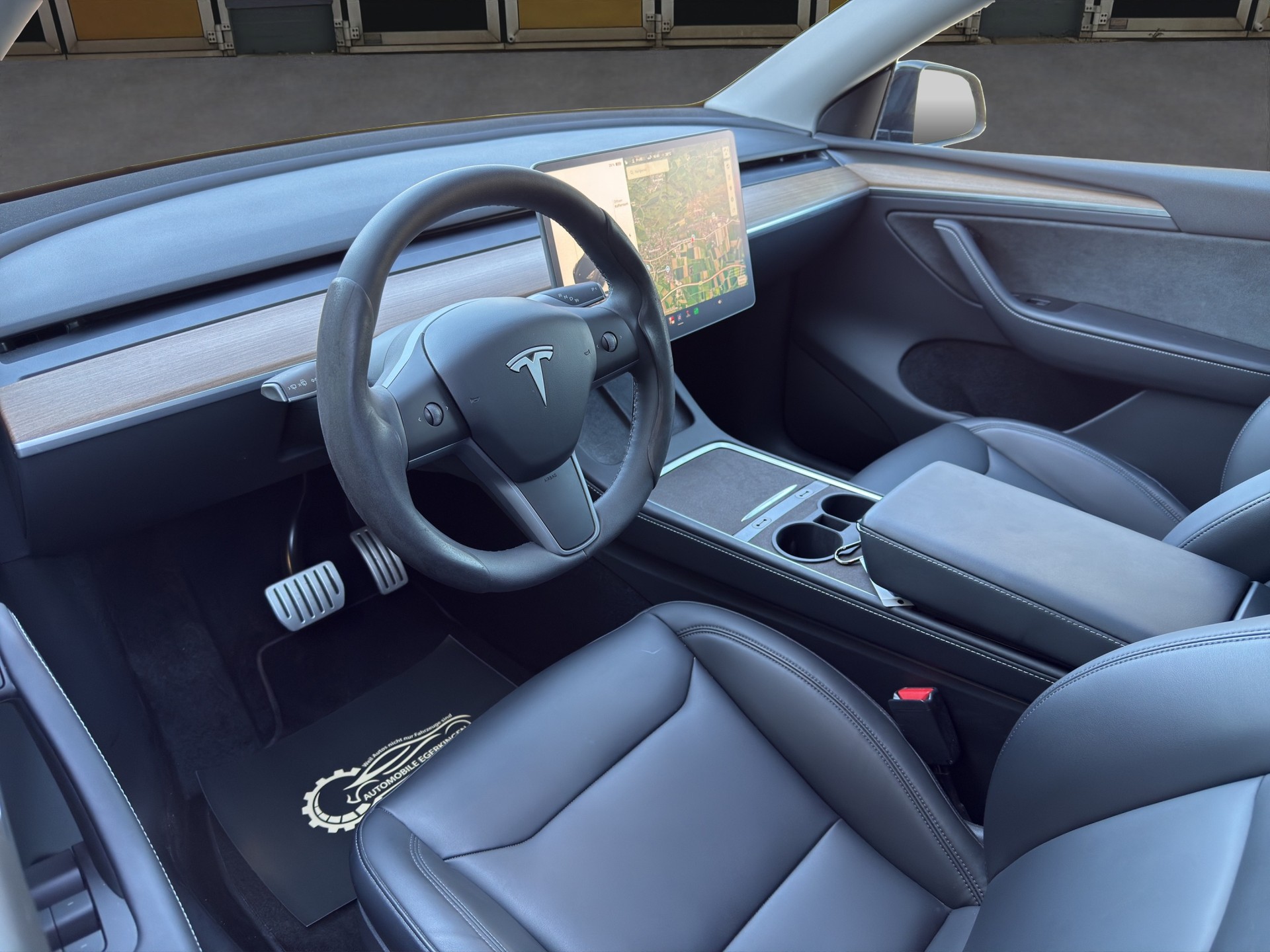 TESLA Model Y Performance D-image-8