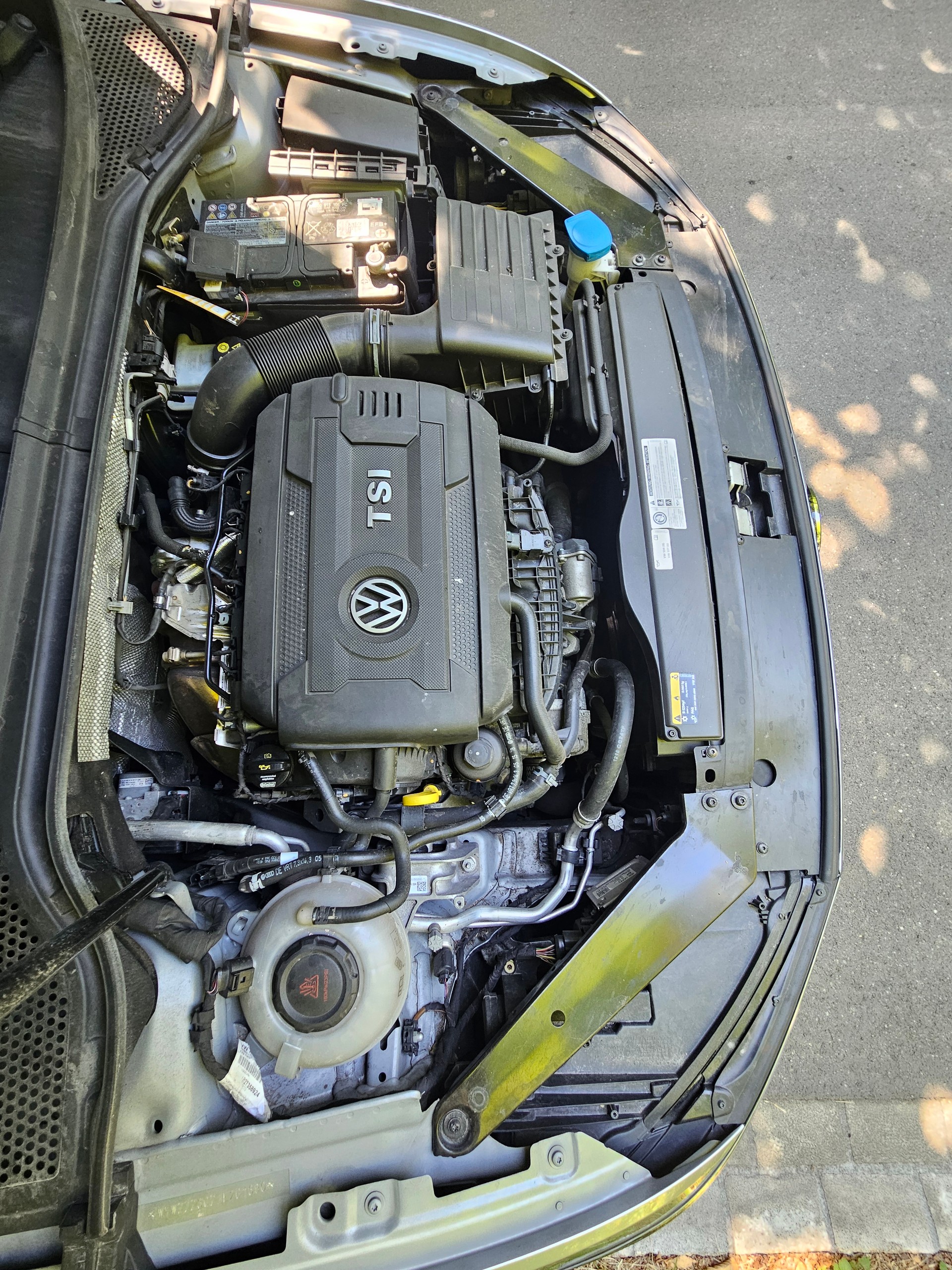 VW 2.0 TSI Highline DSG 360°Kamera | DCC | ACC | Sportfahrwerk-image-7