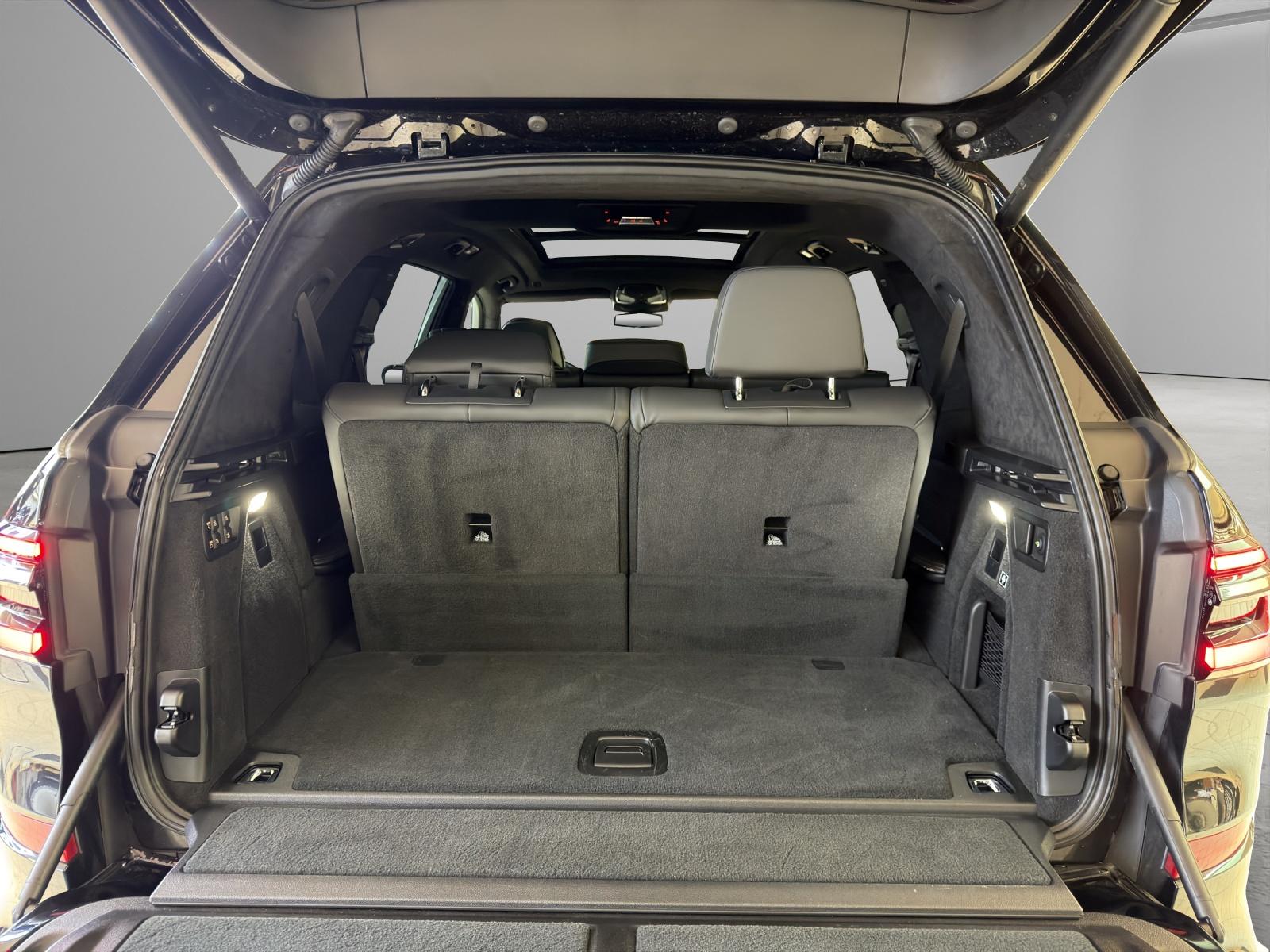 BMW X7 M60i-image-20