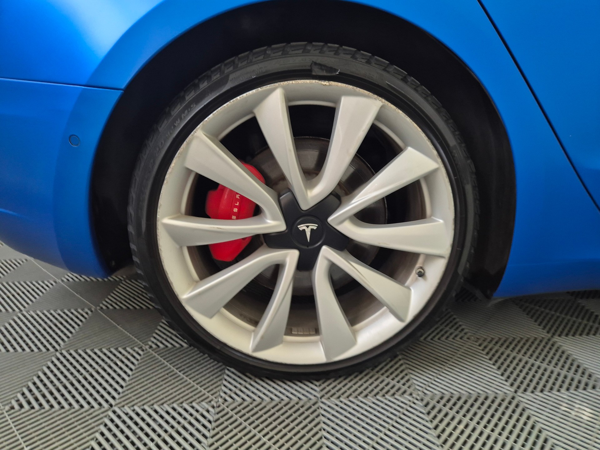 TESLA Model 3 Performance Dual Motor AWD-image-19