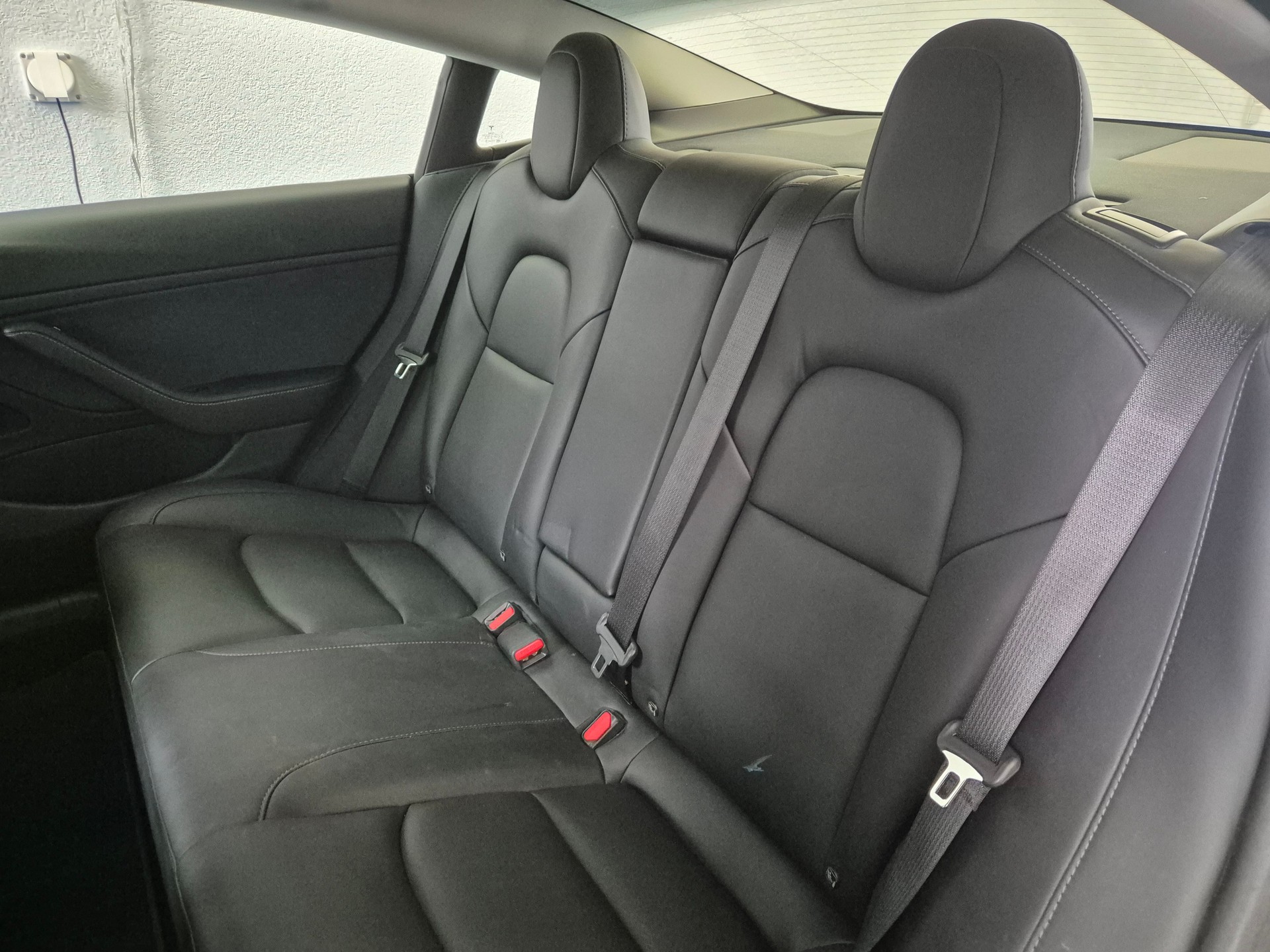 TESLA Model 3 Performance Dual Motor AWD-image-11
