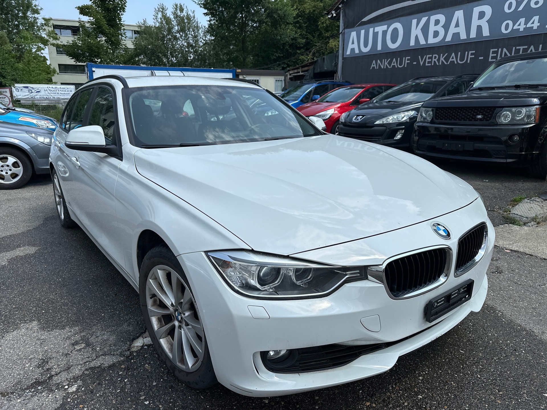 BMW 320i xDrive Touring