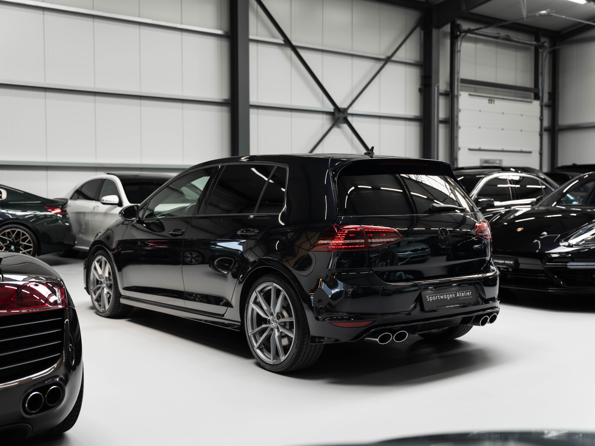VW Golf 2.0 TSI R 4Motion DSG-showroom-element-1