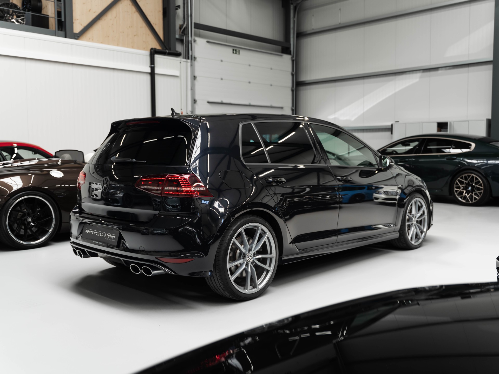 VW Golf 2.0 TSI R 4Motion DSG-showroom-element-3