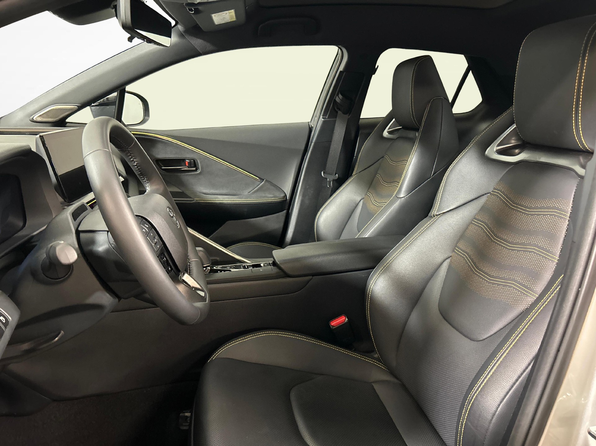 TOYOTA C-HR 2.0 HEV Style Premiere 4x4-showroom-element-2