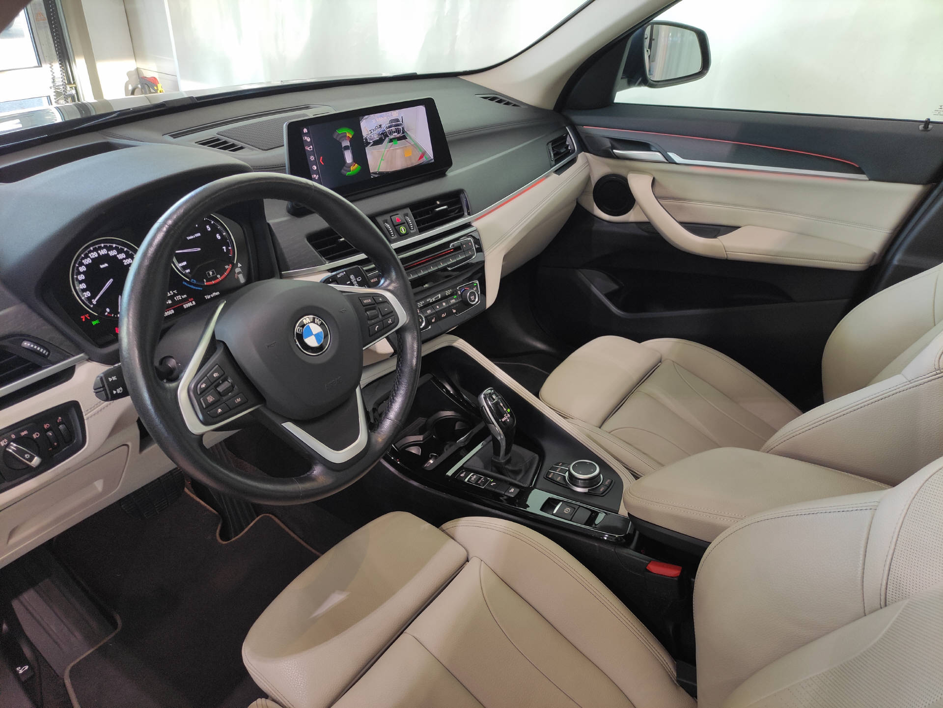 BMW X1 20i xDrive Sportline-showroom-element-2