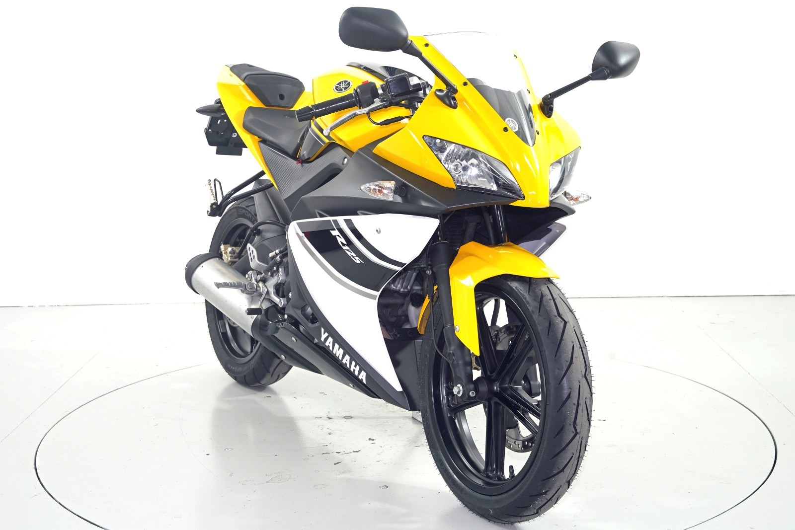YAMAHA YZF-R125-image-1