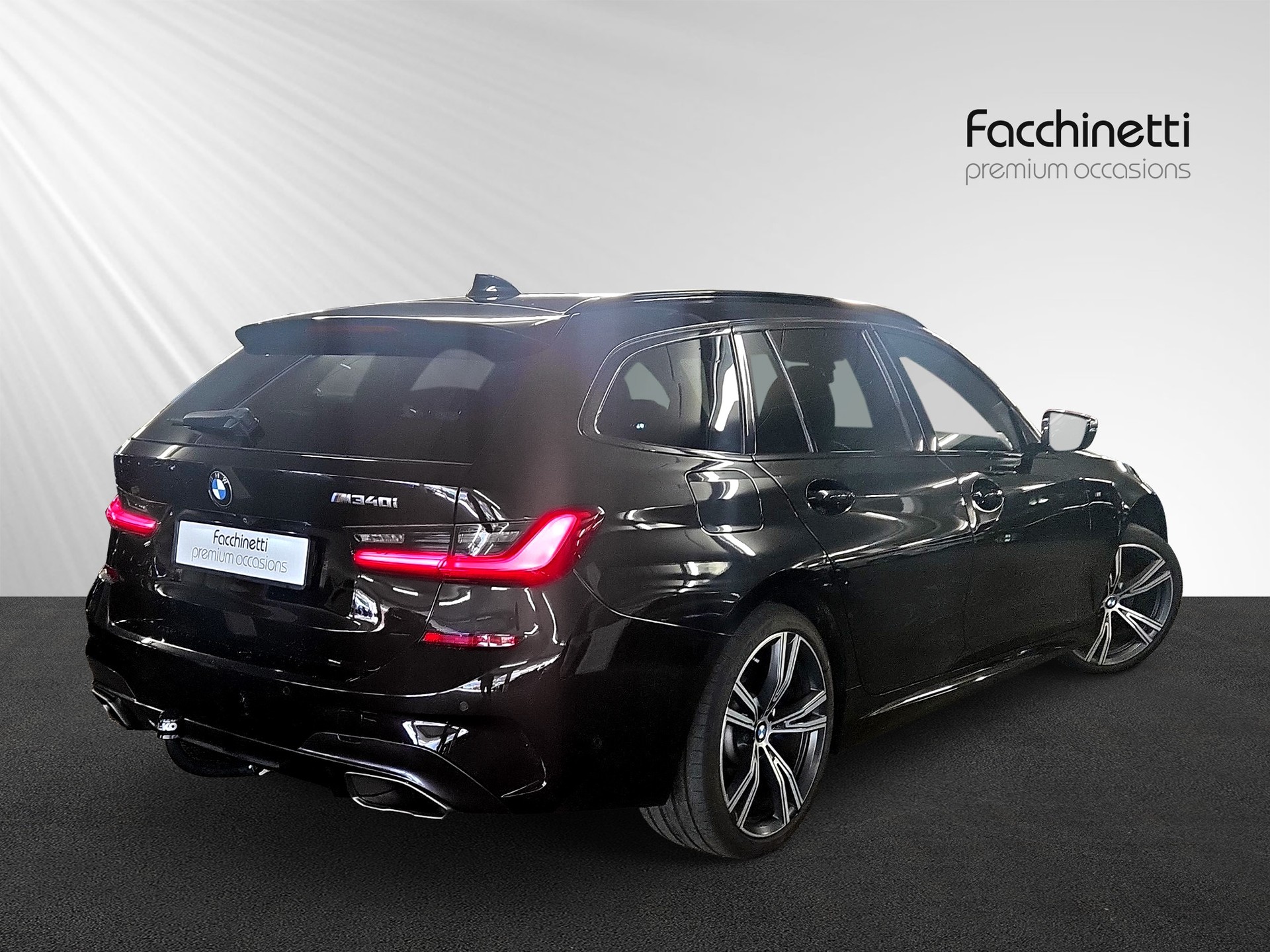 BMW M340i xDriveTouring Steptronic M Sport-showroom-element-2