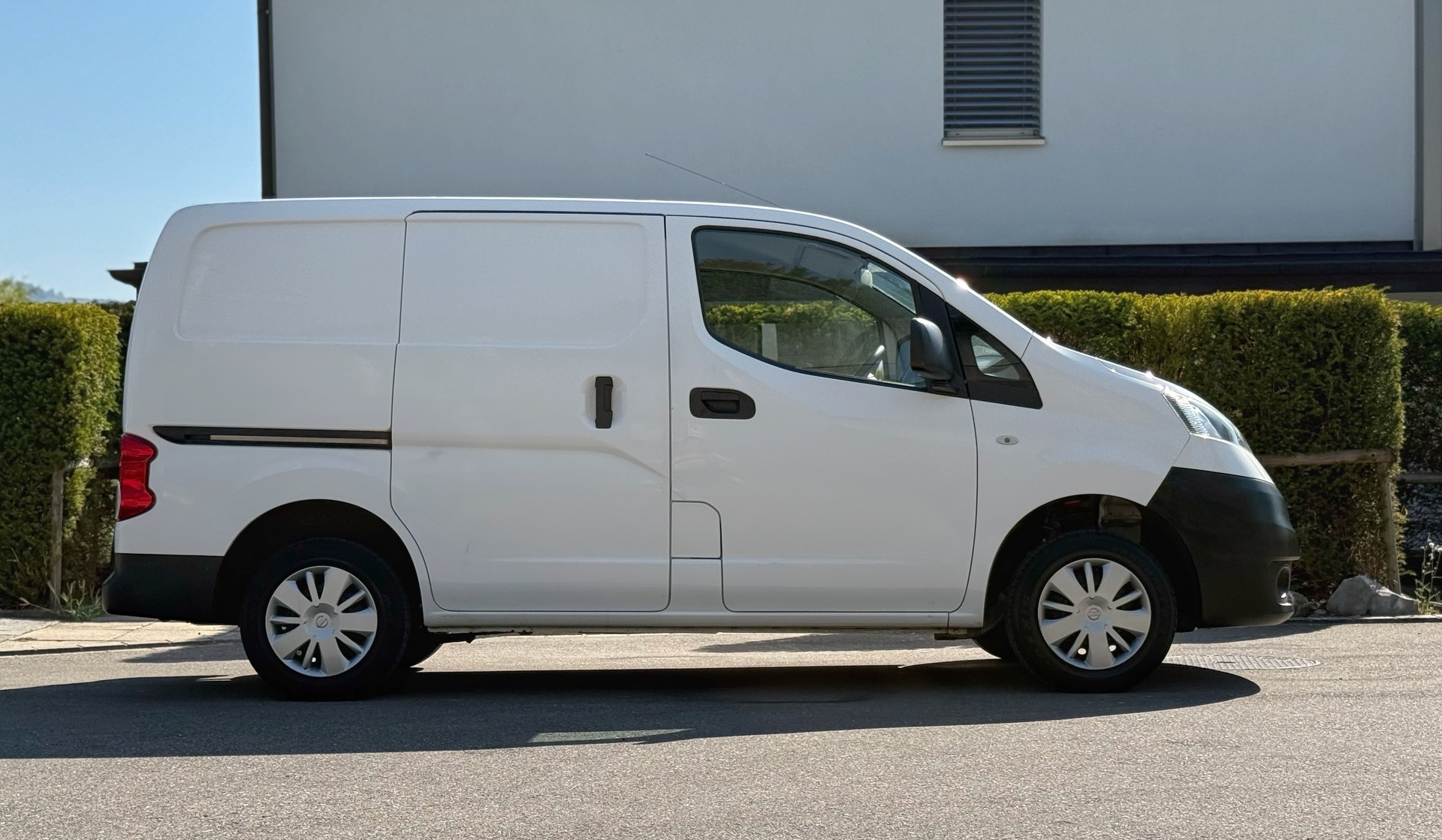 NISSAN 1.6 16V 110 PS | Camper-Basis | nur 27’000 km (Frisch Ab MFK)-image-2