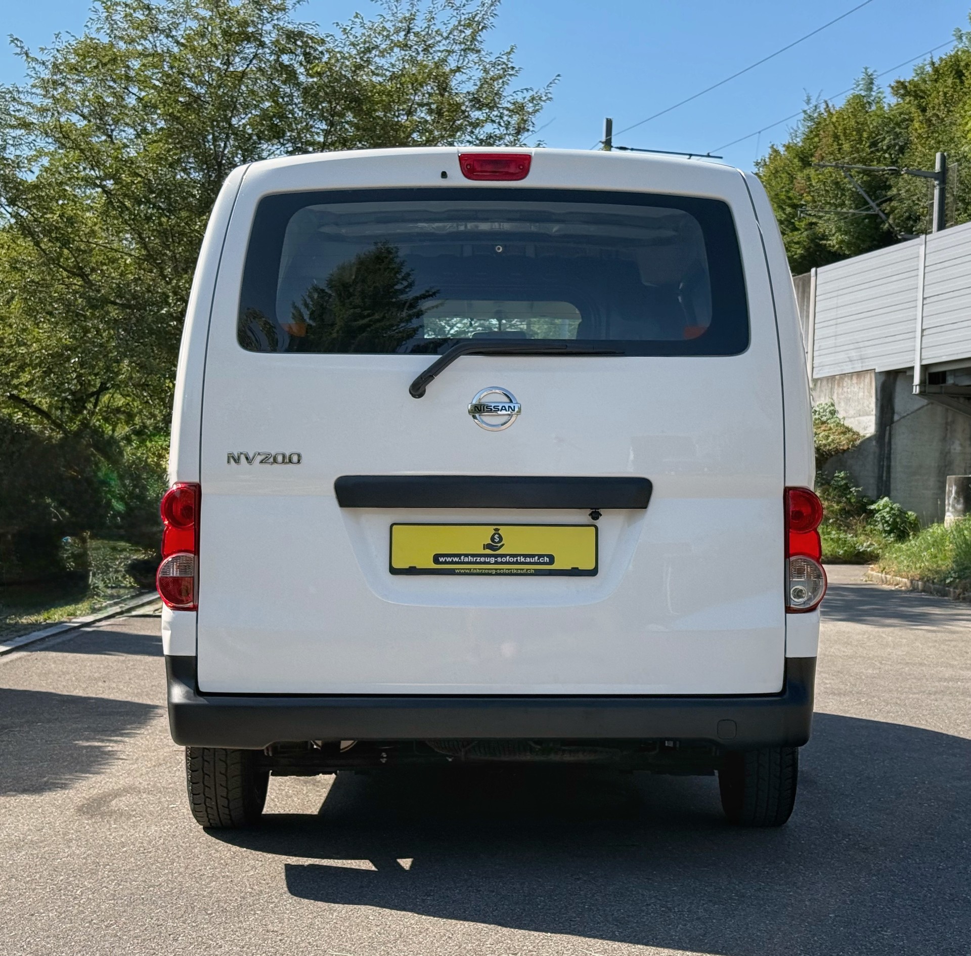 NISSAN 1.6 16V 110 PS | Camper-Basis | nur 27’000 km (Frisch Ab MFK)-image-3