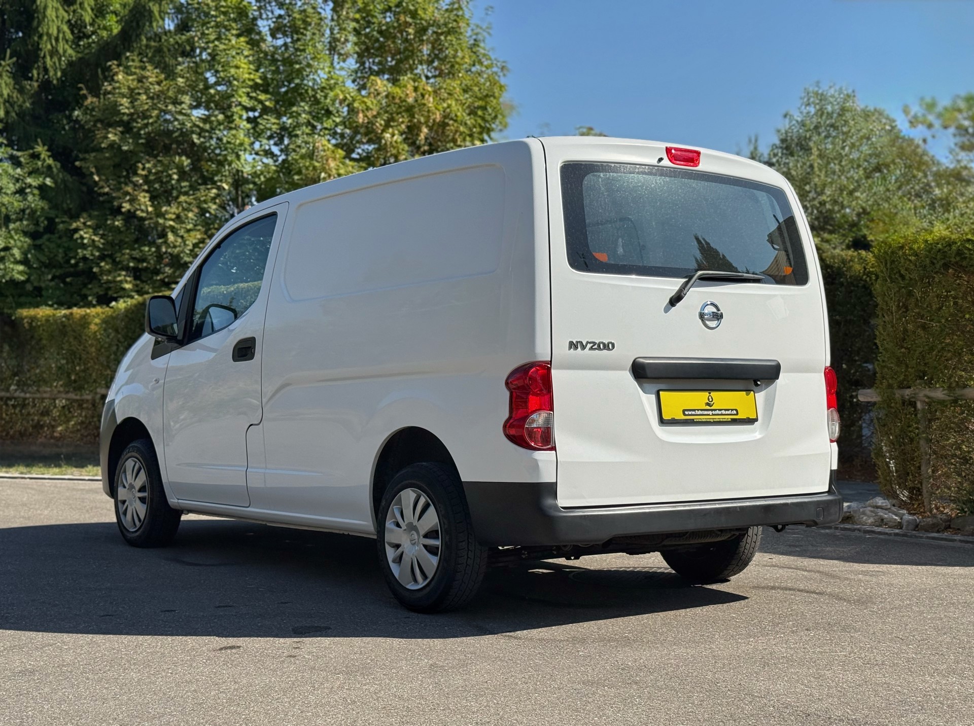 NISSAN 1.6 16V 110 PS | Camper-Basis | nur 27’000 km (Frisch Ab MFK)-image-5