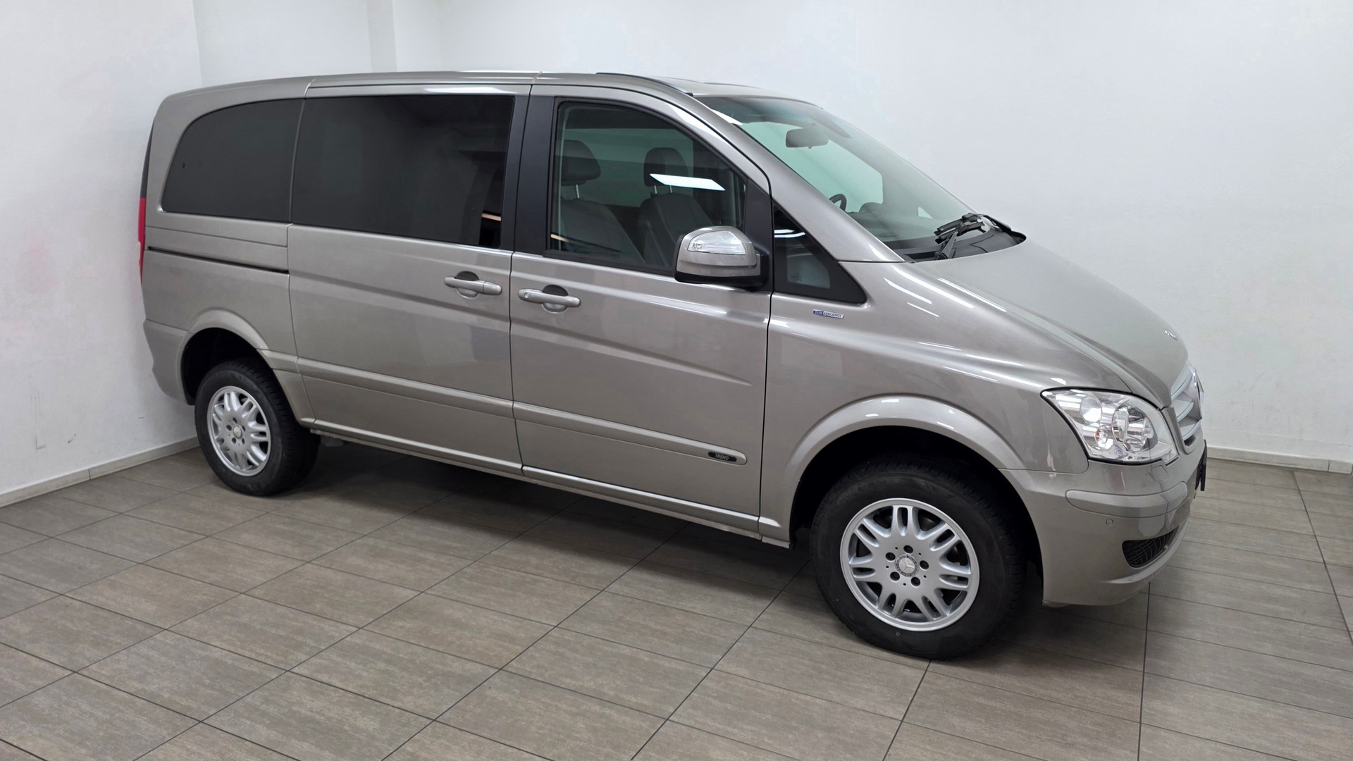 MERCEDES-BENZ Viano 2.2 CDI Blue Eff. Trend Ed. L 4Matic A-image-2