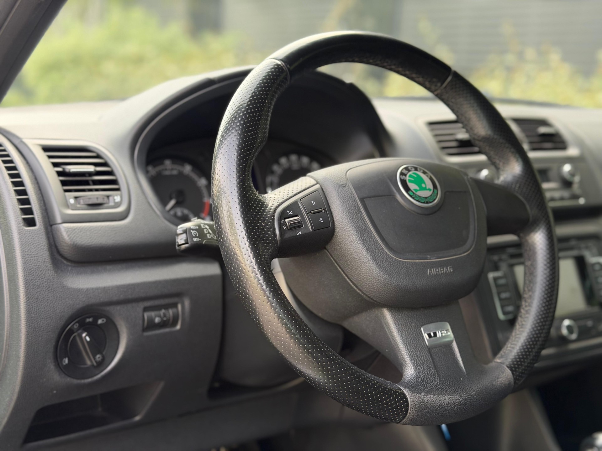 SKODA Fabia 1.4 TSI RS DSG EDITION 48/110-image-11
