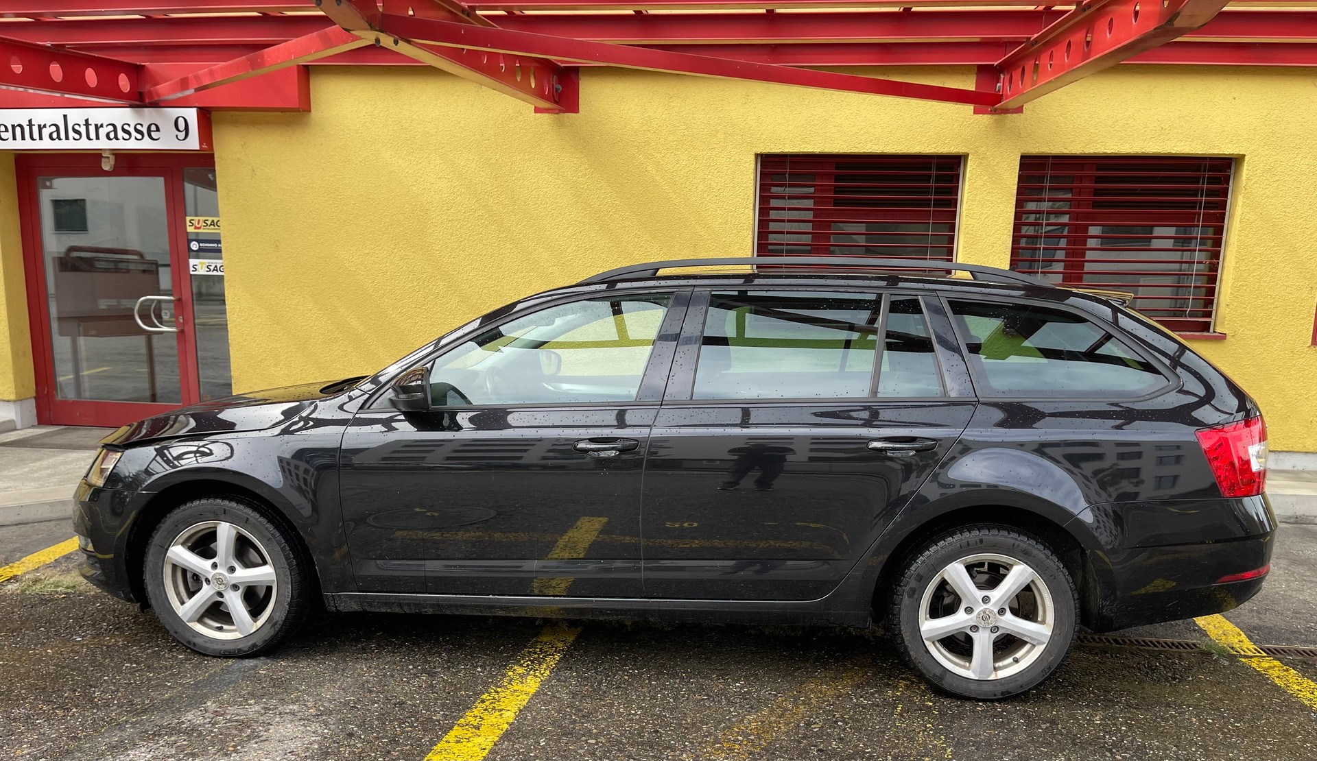 SKODA Octavia Combi 1.6 TDI Active DSG-image-1