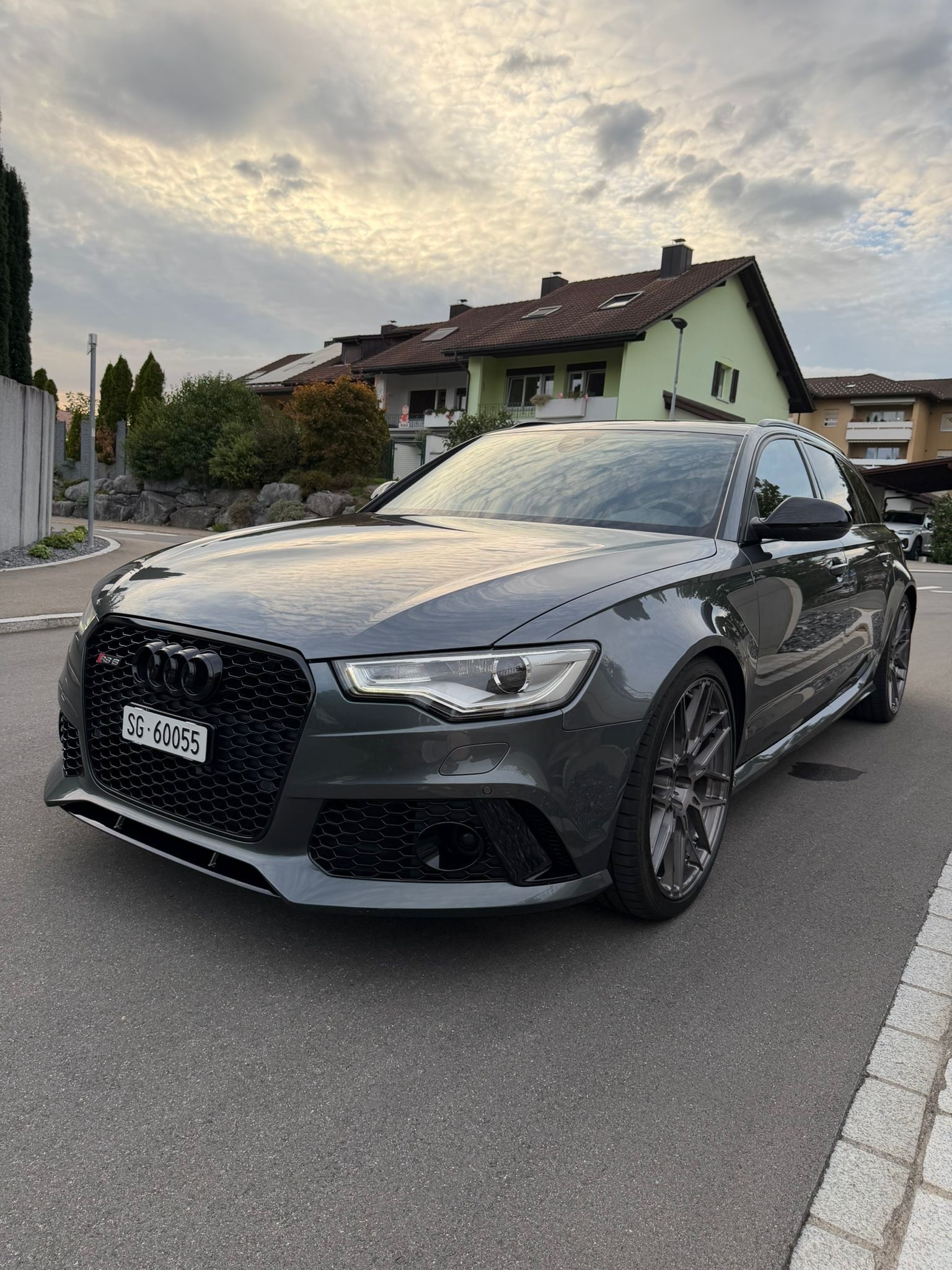 AUDI RS6 4.0 V8 TFSI quattro T-Tronic