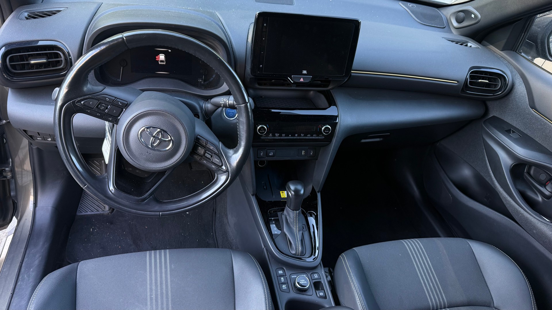 TOYOTA Yaris Cross 1.5 Adventure e-CVT AWDi-image-5