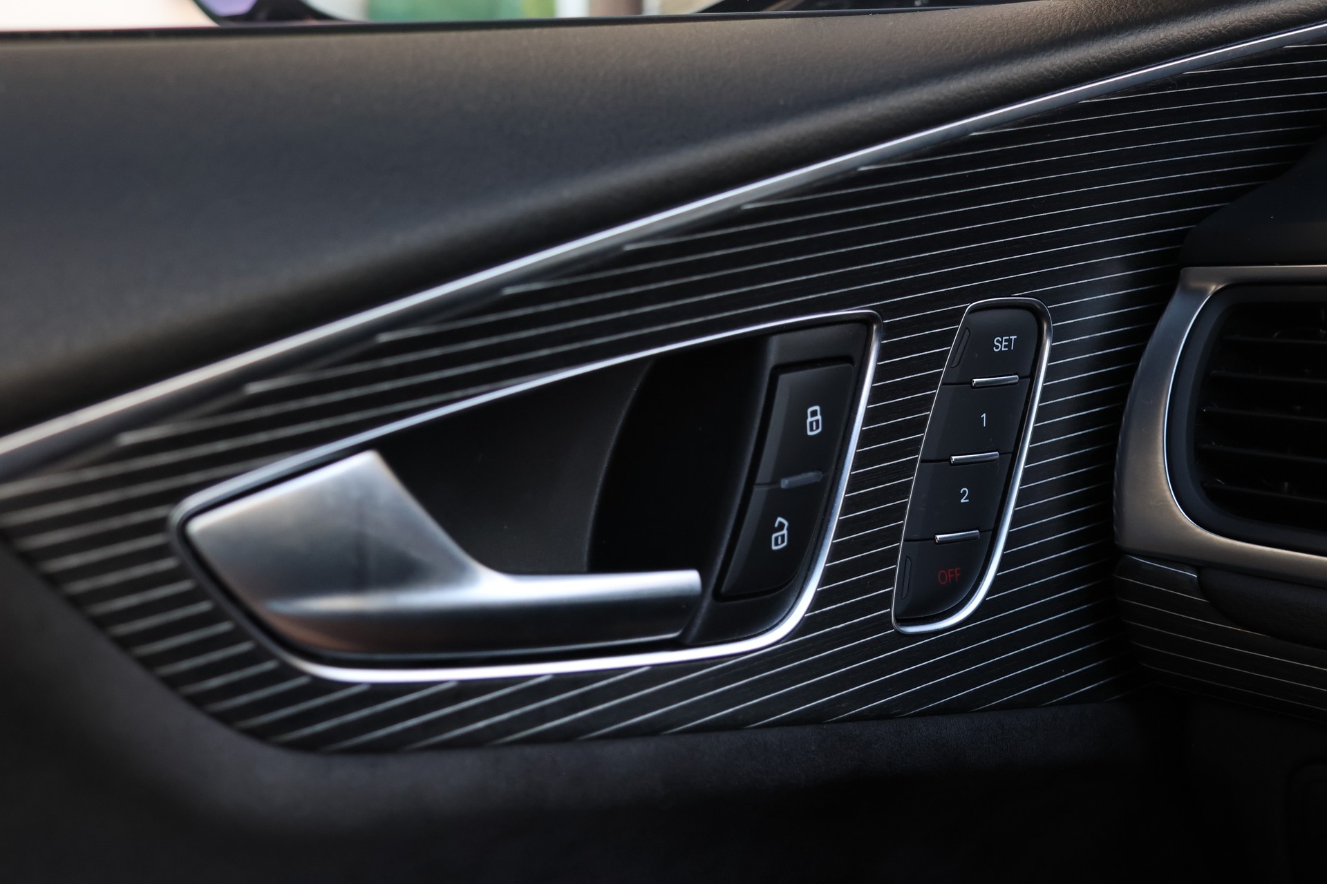 AUDI A7 Sportback 3.0 BiTDI quattro compet. S-tronic-image-17