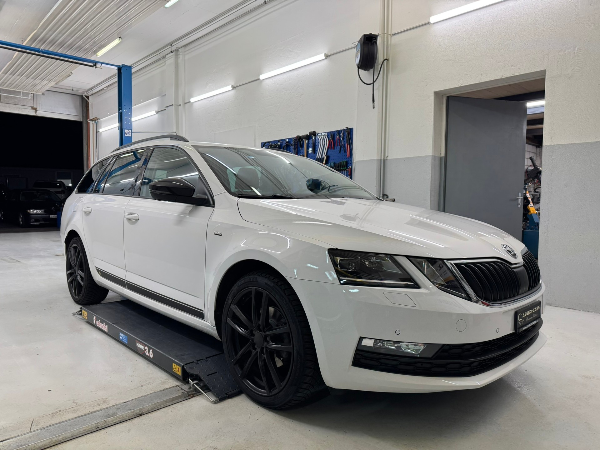 SKODA Octavia Combi 2.0 TDI Clever 4x4 DSG-showroom-element-2