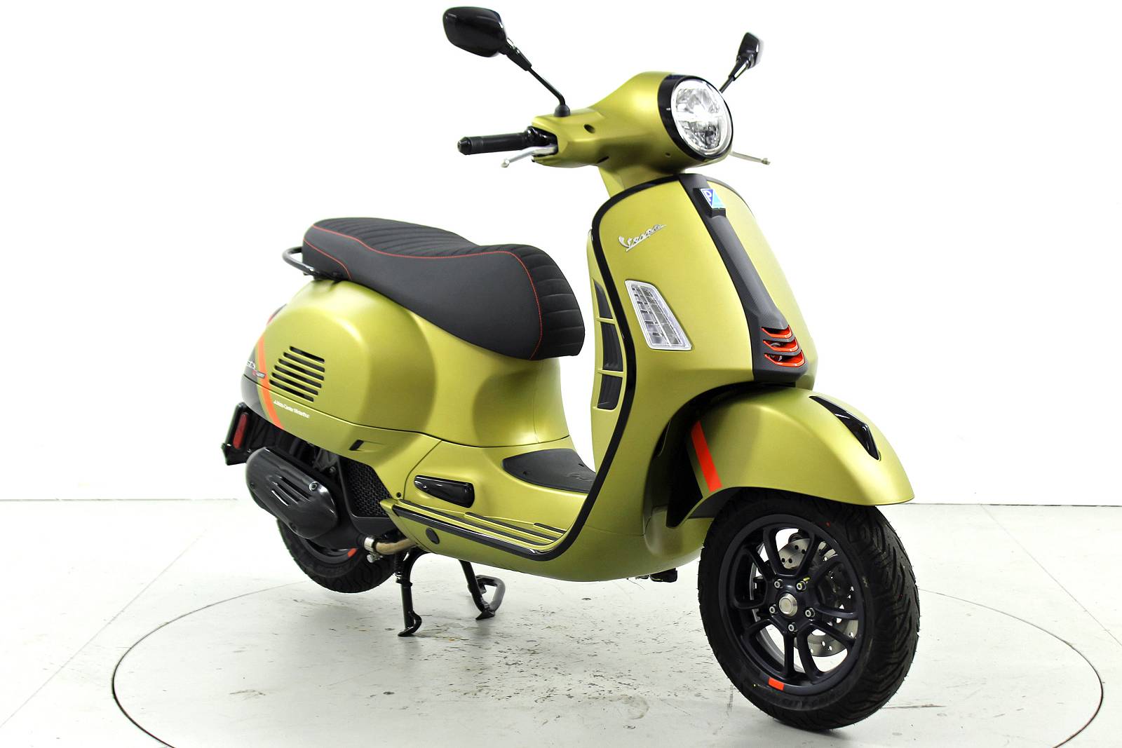 PIAGGIO Vespa GTS 125 Super Sport ABS-image-1